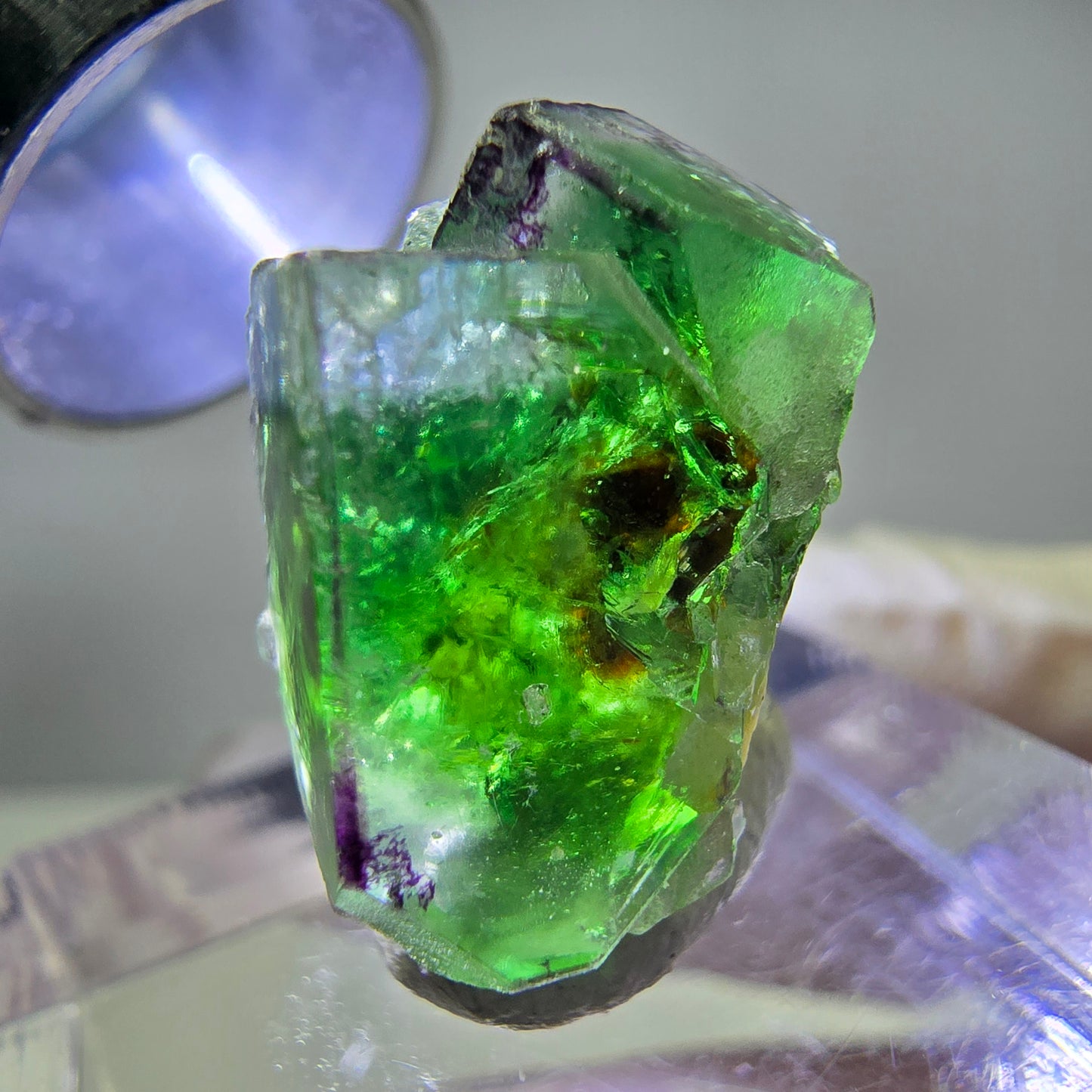 Cube de fluorite fantôme, zonal, qualité muscovite Erongo, Namibie 18*12*9mm