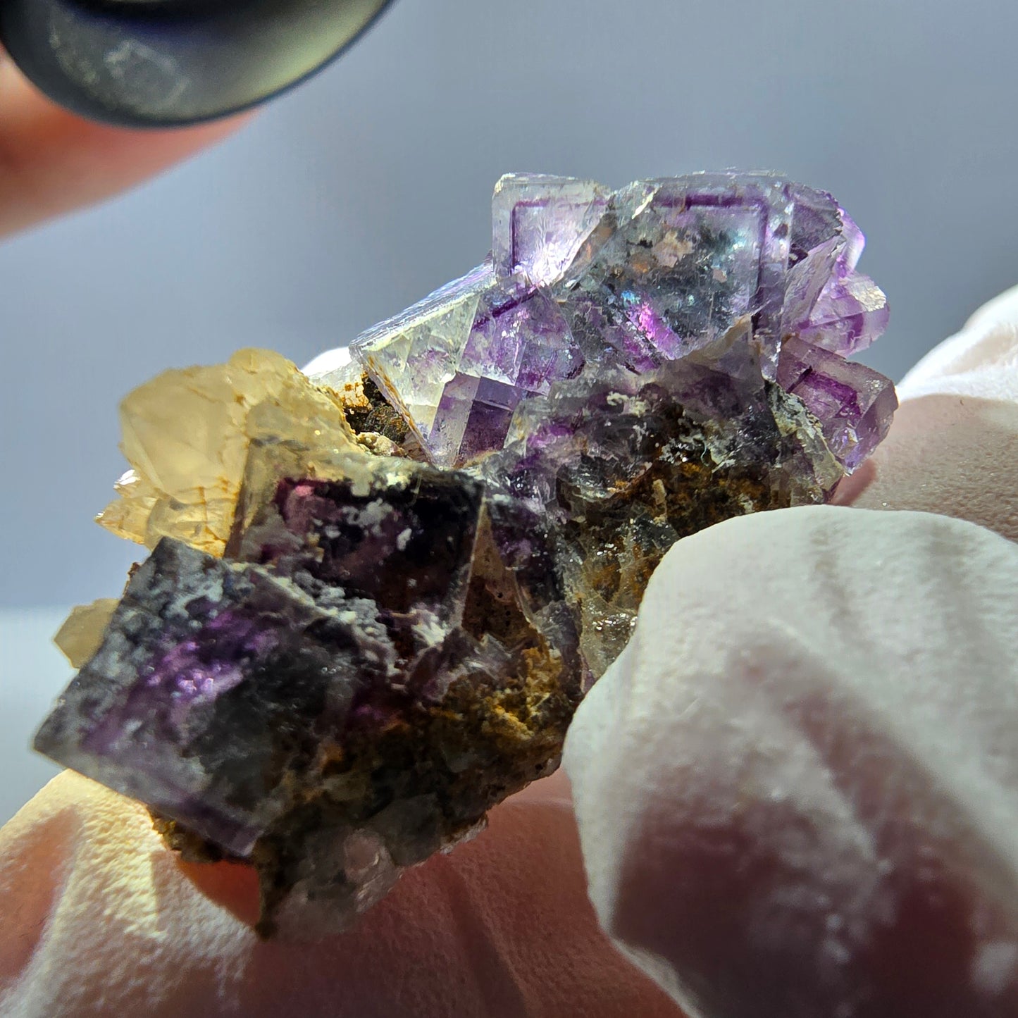 Rare cube de fluorite fantôme, spécimen de quartz vert violet Okorusu Namibie 34 x 21 x 13 mm
