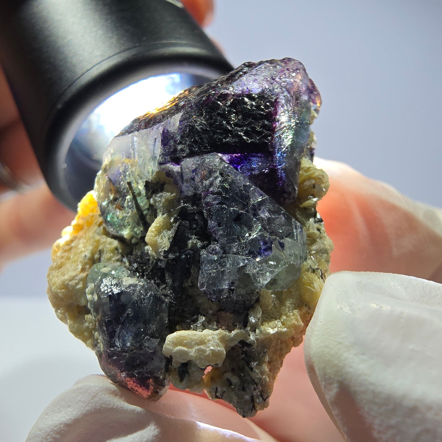 Cube de fluorite fantôme, zonal, muscovite, spécimen de tourmaline Schorl, Erongo, Namibie, 33 x 27 x 13 mm