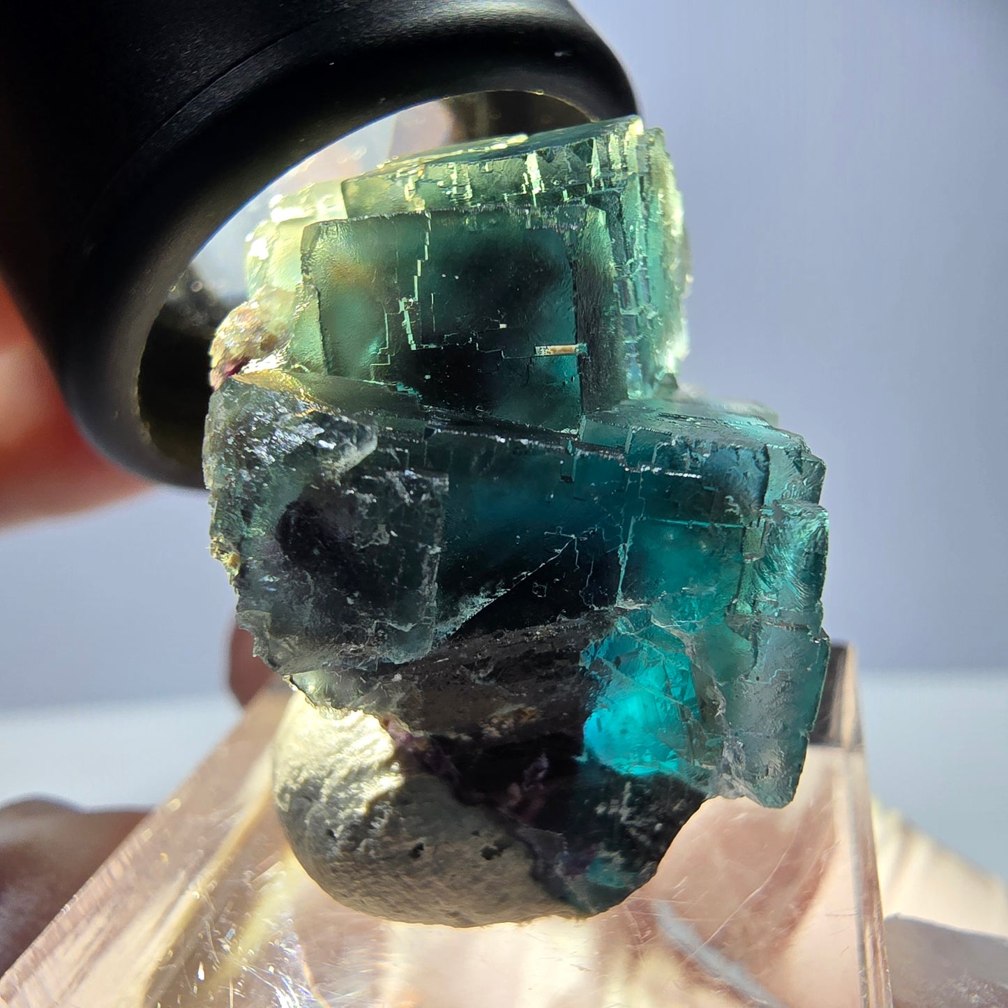 Spécimen de cube de fluorite fantôme, parqueté vert violet Okorusu, Namibie 25*18*18 mm