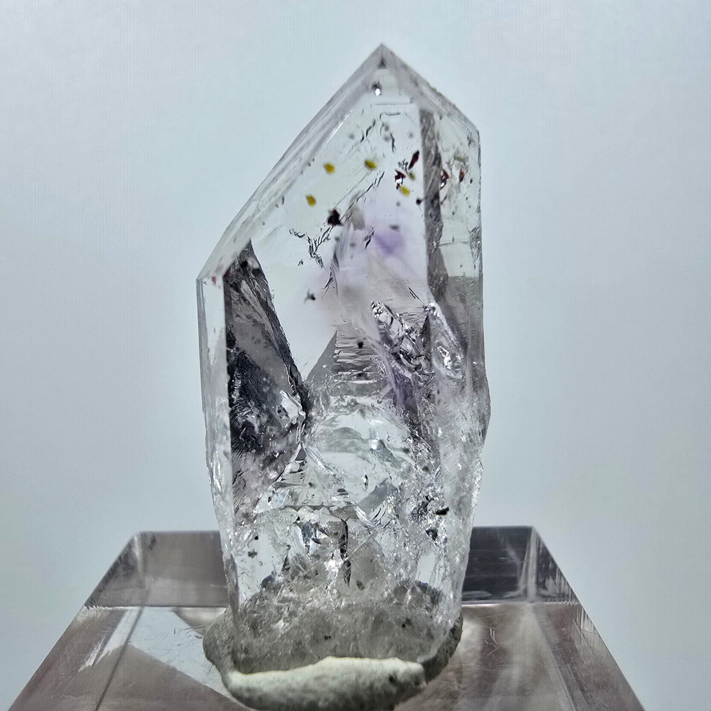 Quartz Harlequin Enhydro, mine Bubble Streep, Goboboseb, Namibie, 32 x 15 x 14 mm