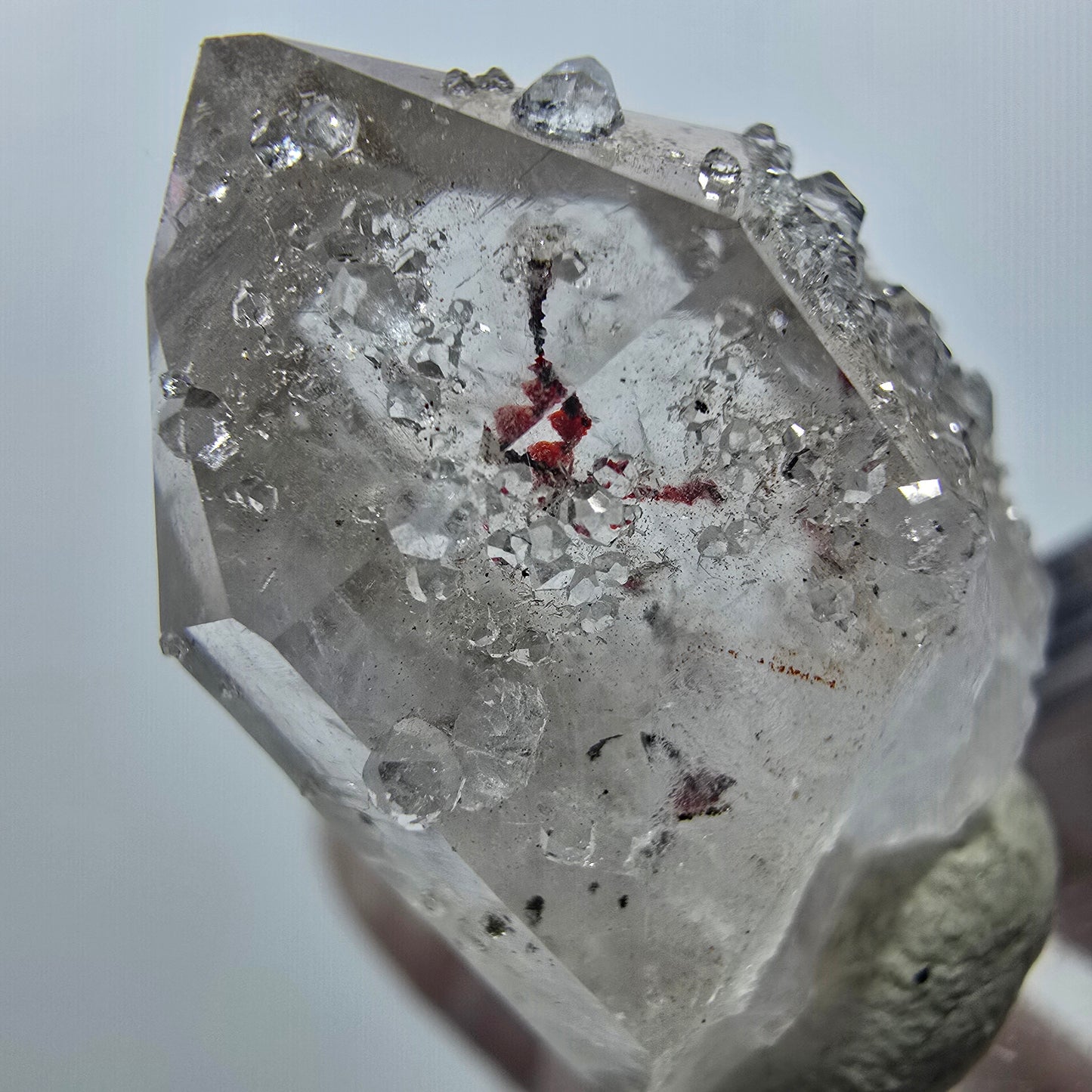 Harlequin Quartz with Analcime Point Streep Mine, Goboboseb, Namibia 31*19*17mm