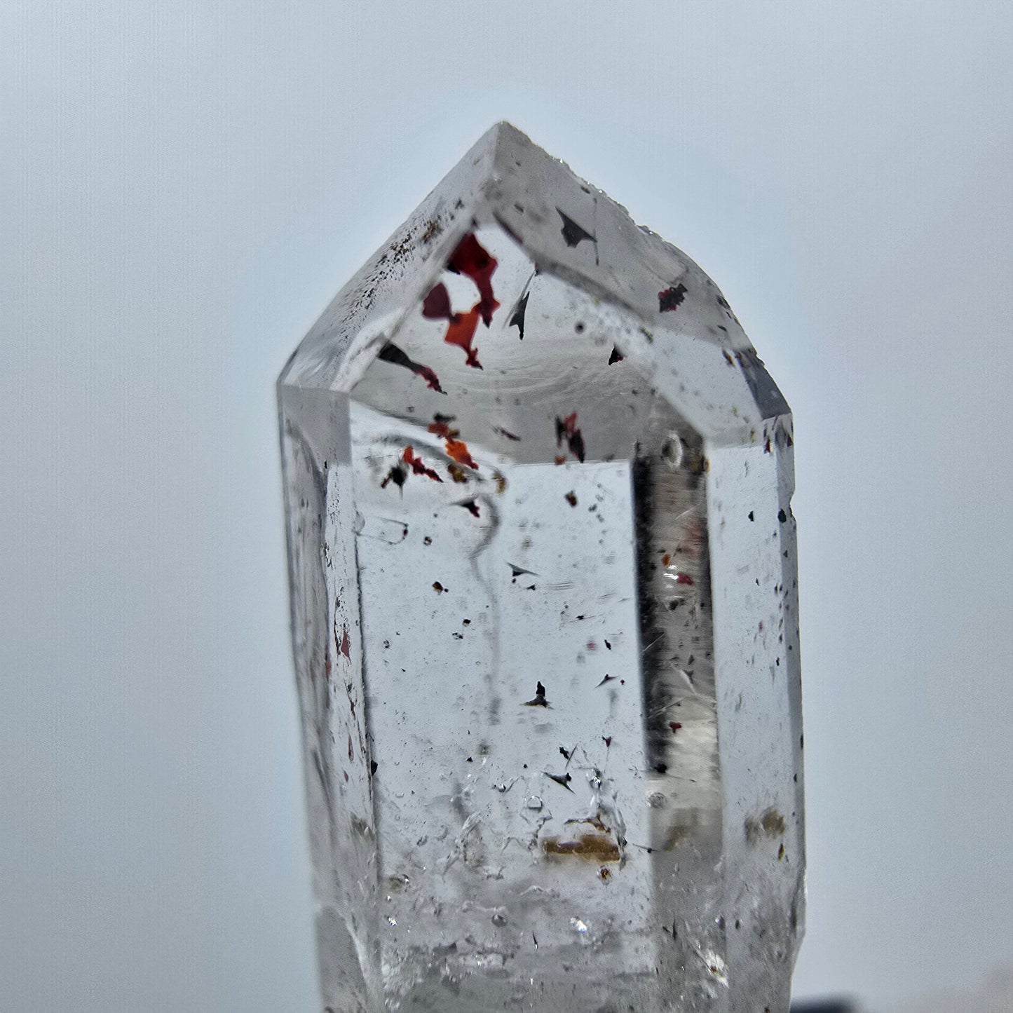 Quartz clair Harlequin Point Streep Mine, Goboboseb, Namibie, 31 x 12 x 10 mm