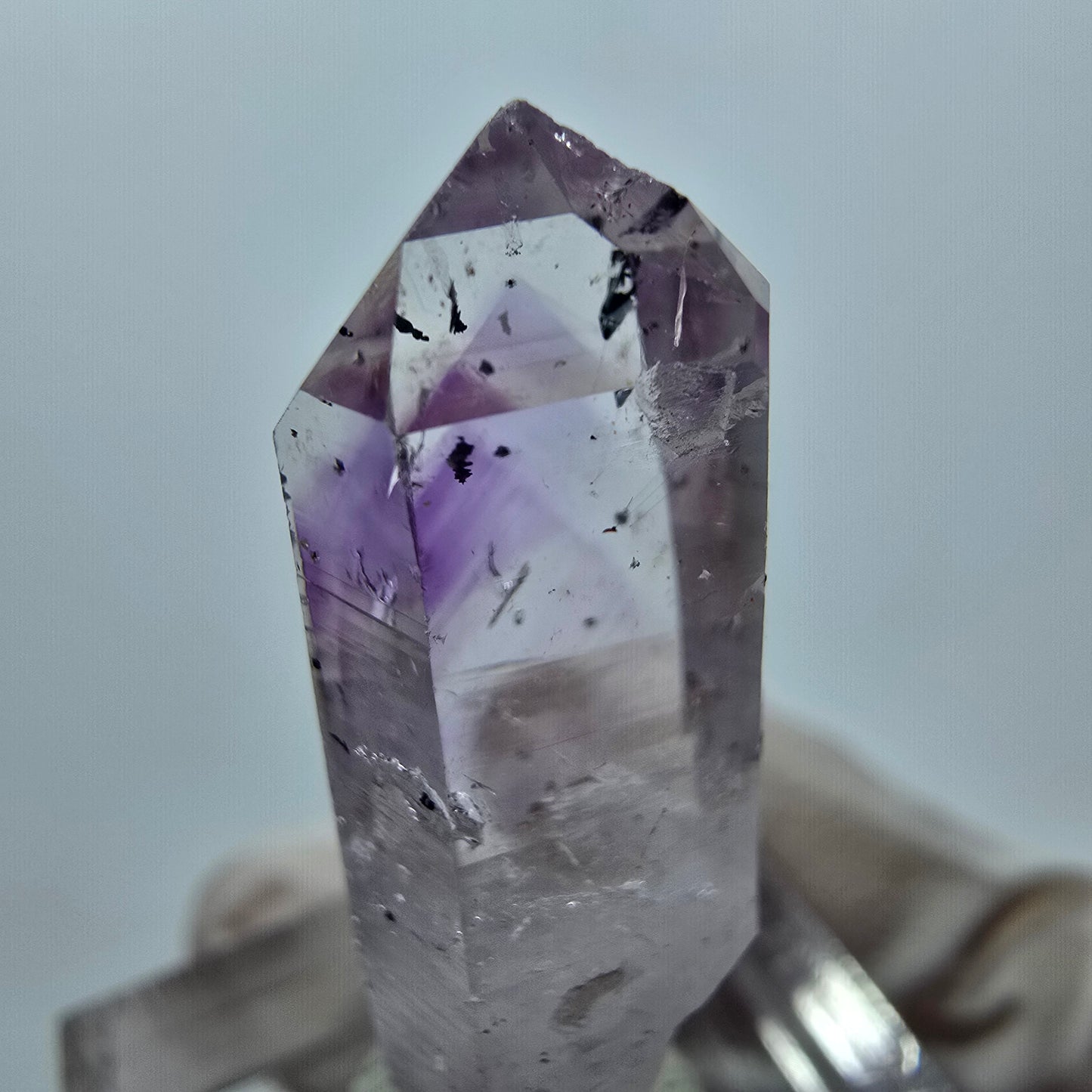 Mine d'améthyste Harlequin Phantom, Goboboseb, Namibie, 36 x 13 x 9 mm