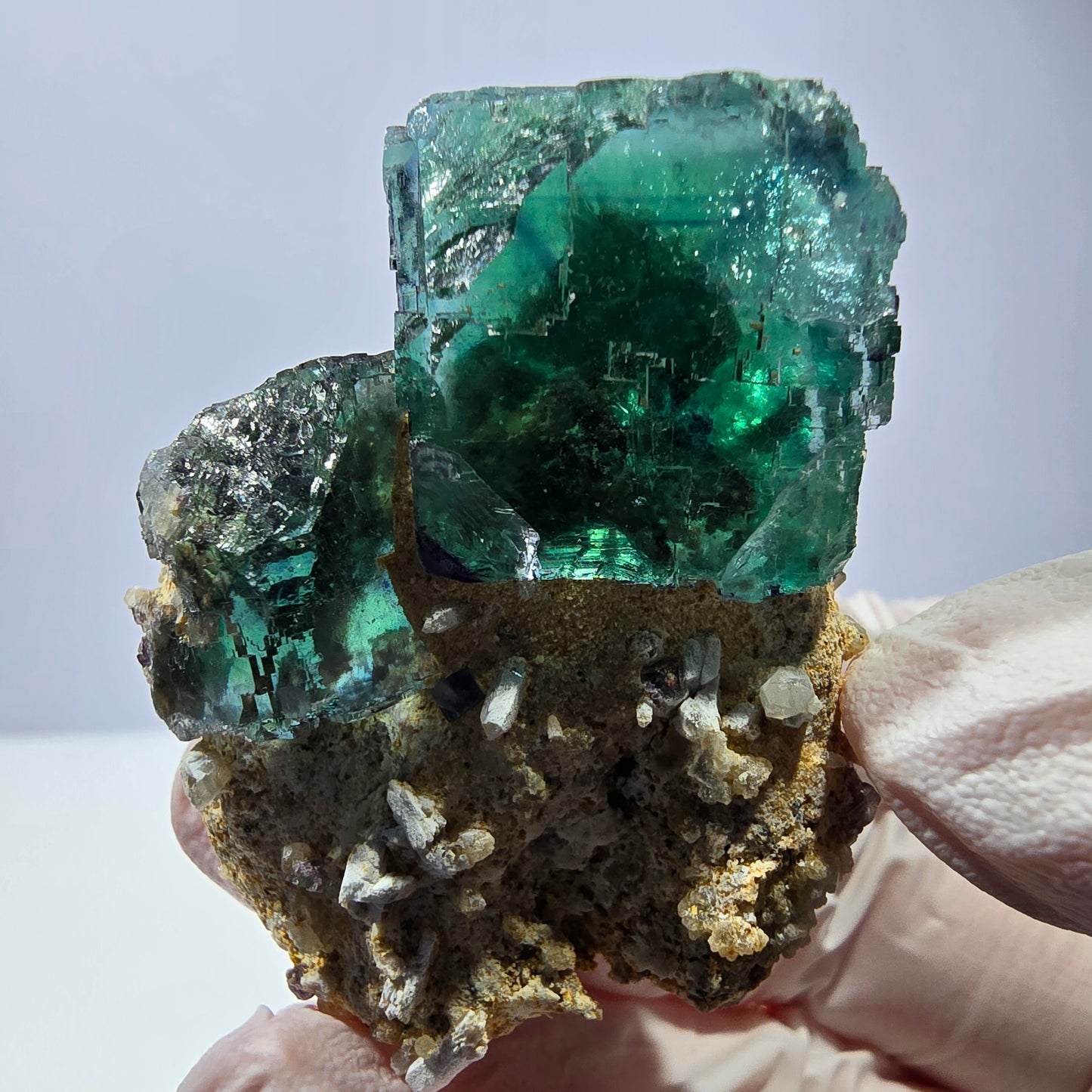 Spécimen de cube de fluorite fantôme, parqueté vert violet Okorusu, Namibie 46*37*36 mm