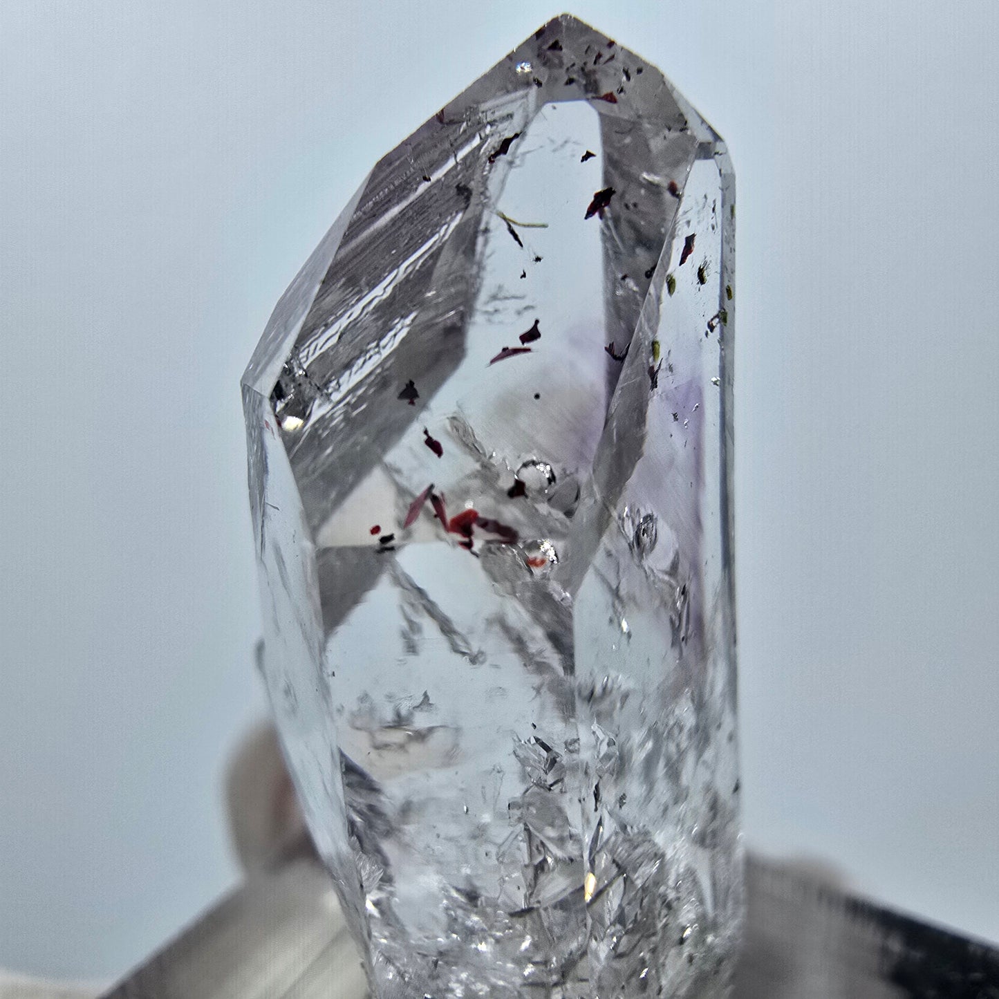 Quartz Harlequin Enhydro, mine Bubble Streep, Goboboseb, Namibie, 32 x 15 x 14 mm