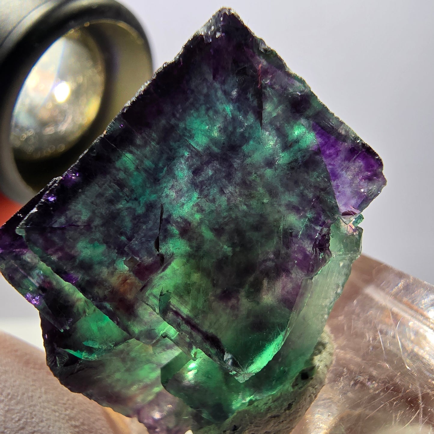 Spécimen de cube de fluorite fantôme, parqueté vert violet Okorusu, Namibie 28*24*22 mm