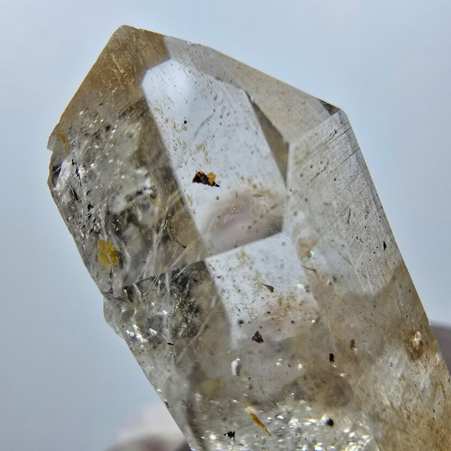 Quartz fantôme Harlequin clair, mine Point Streep, Goboboseb, Namibie, 30 x 14 x 14 mm