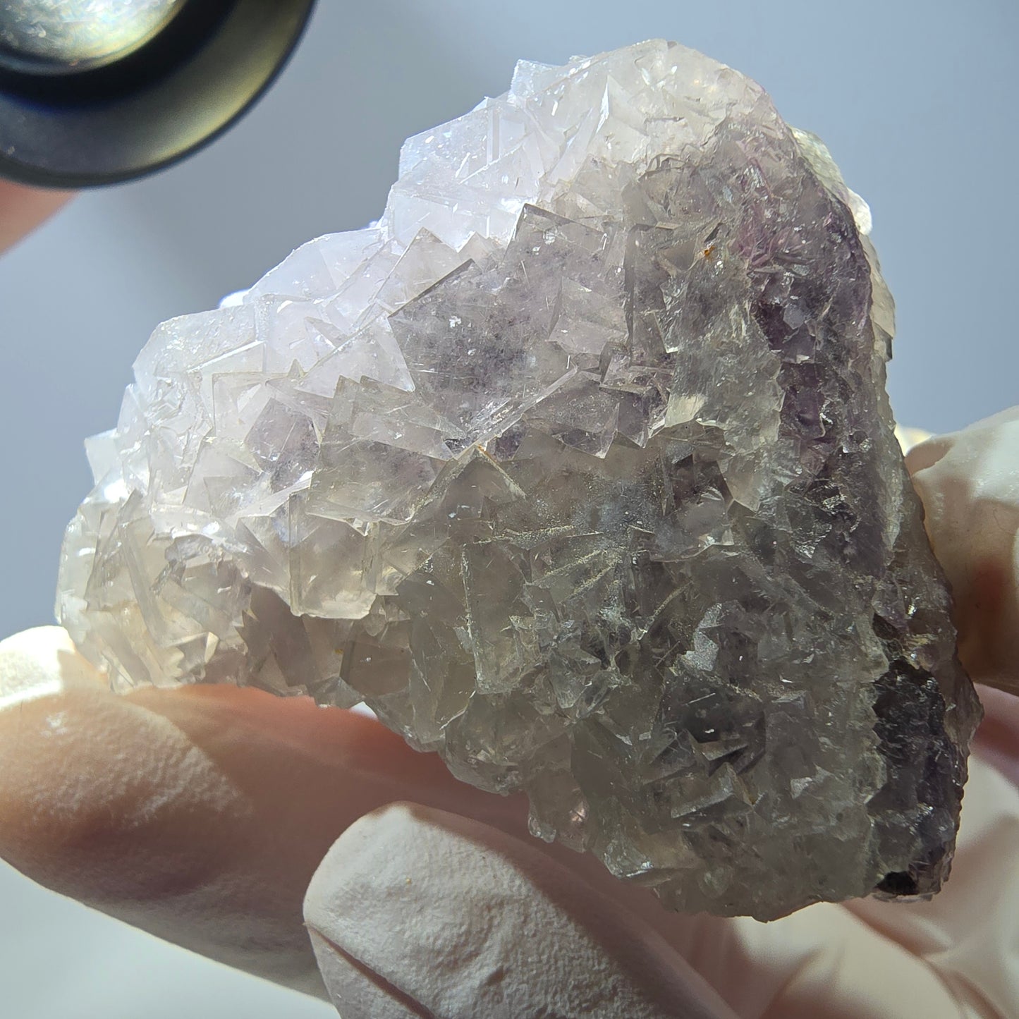 Spécimen de cube de fluorite fantôme creux, étagé, blanc violet Okorusu Namibie 48*43*41mm