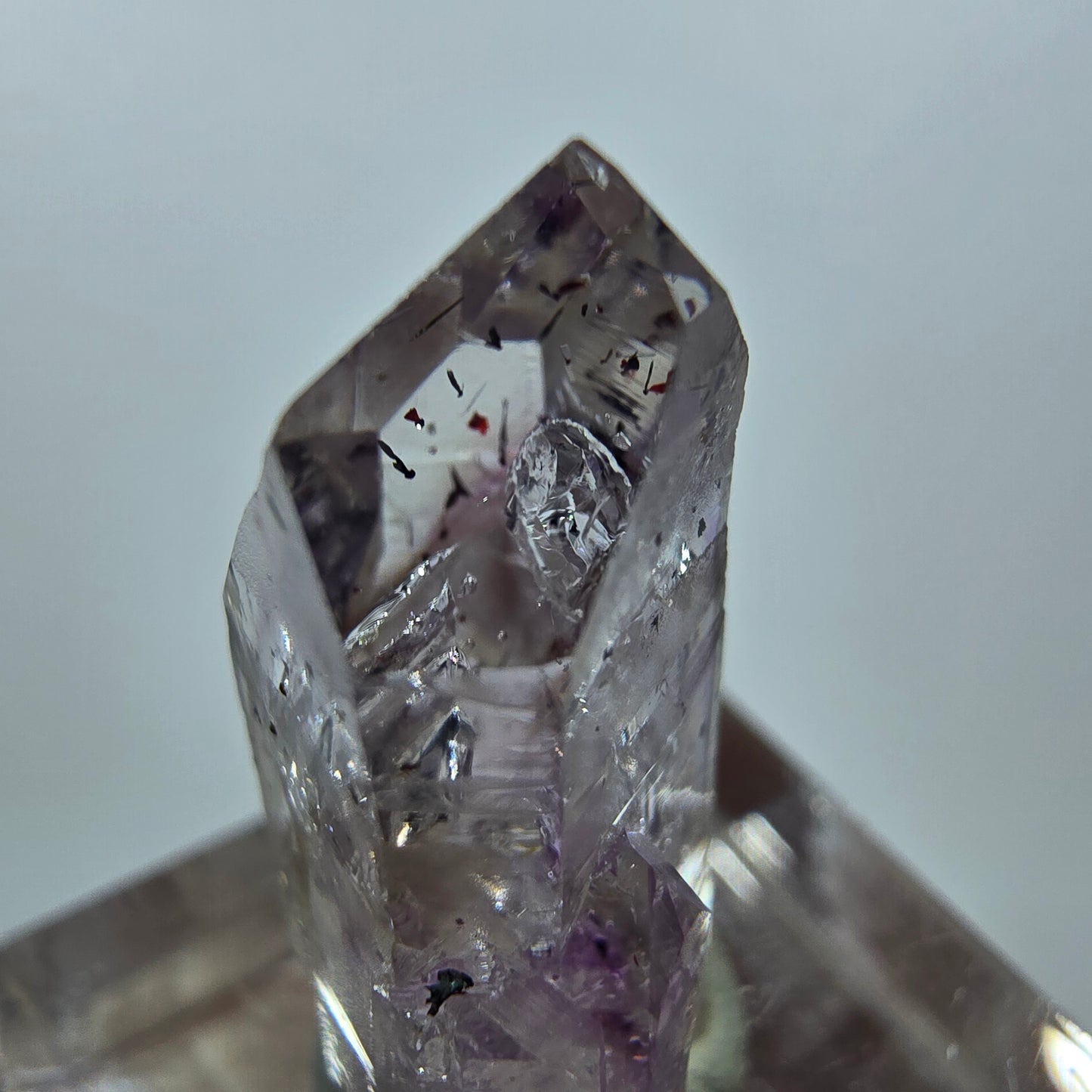 Mine d'améthyste Harlequin Phantom Streep, Goboboseb, Namibie, 26 x 14 x 11 mm