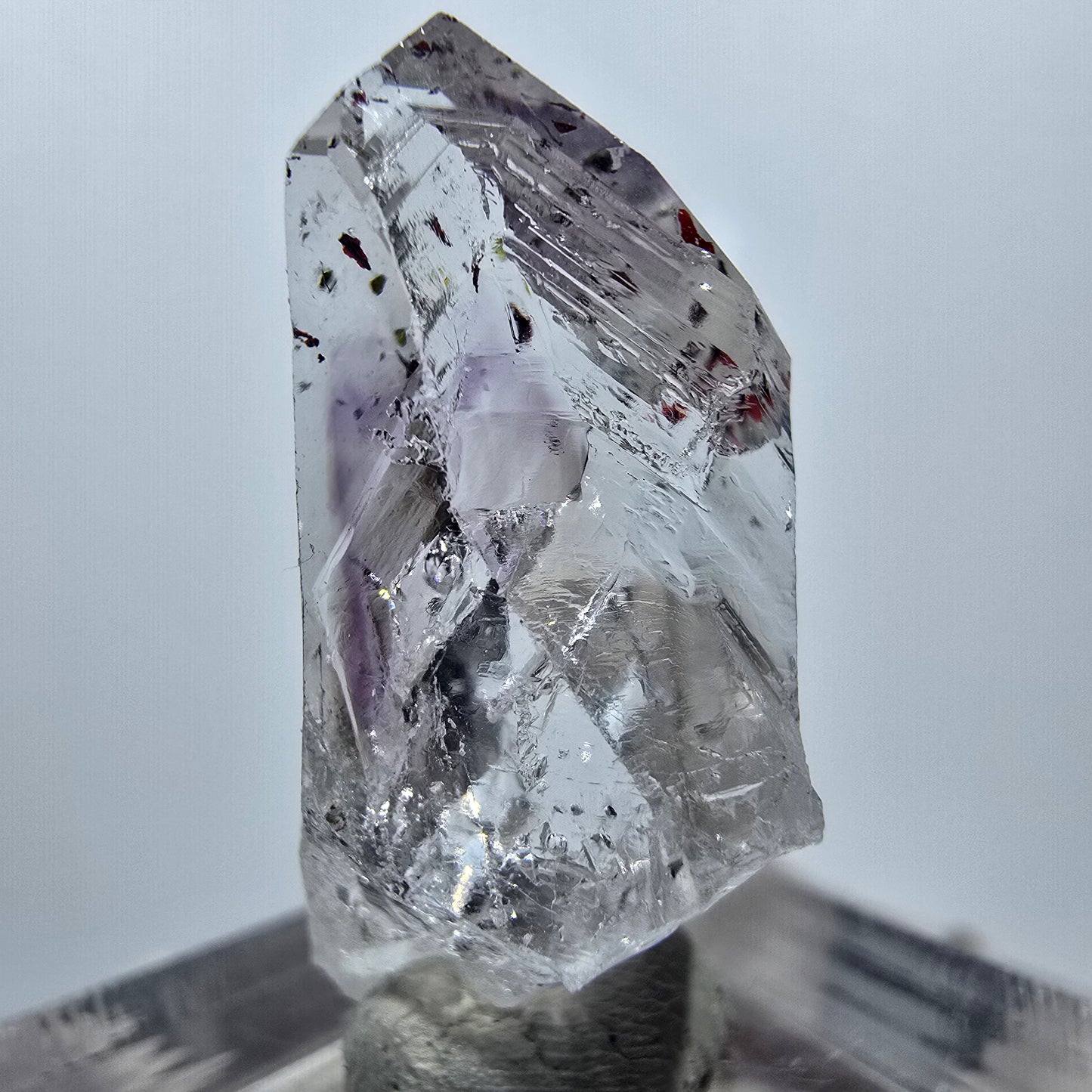 Quartz Harlequin Enhydro, mine Bubble Streep, Goboboseb, Namibie, 32 x 15 x 14 mm