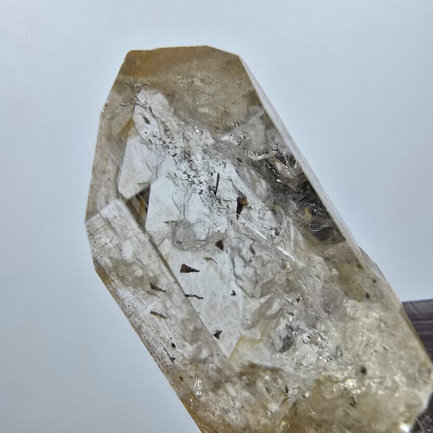 Quartz fantôme Harlequin clair, mine Point Streep, Goboboseb, Namibie, 30 x 14 x 14 mm