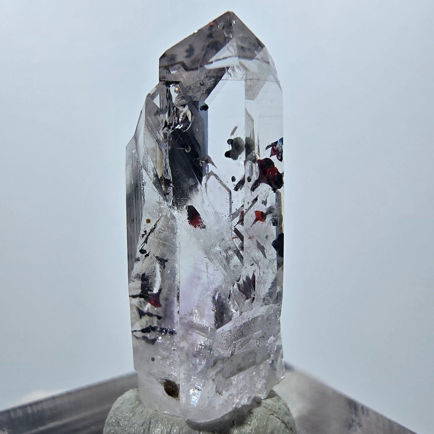Quartz clair Harlequin Mine Point Streep, Goboboseb, Namibie 29 x 11 x 11 mm