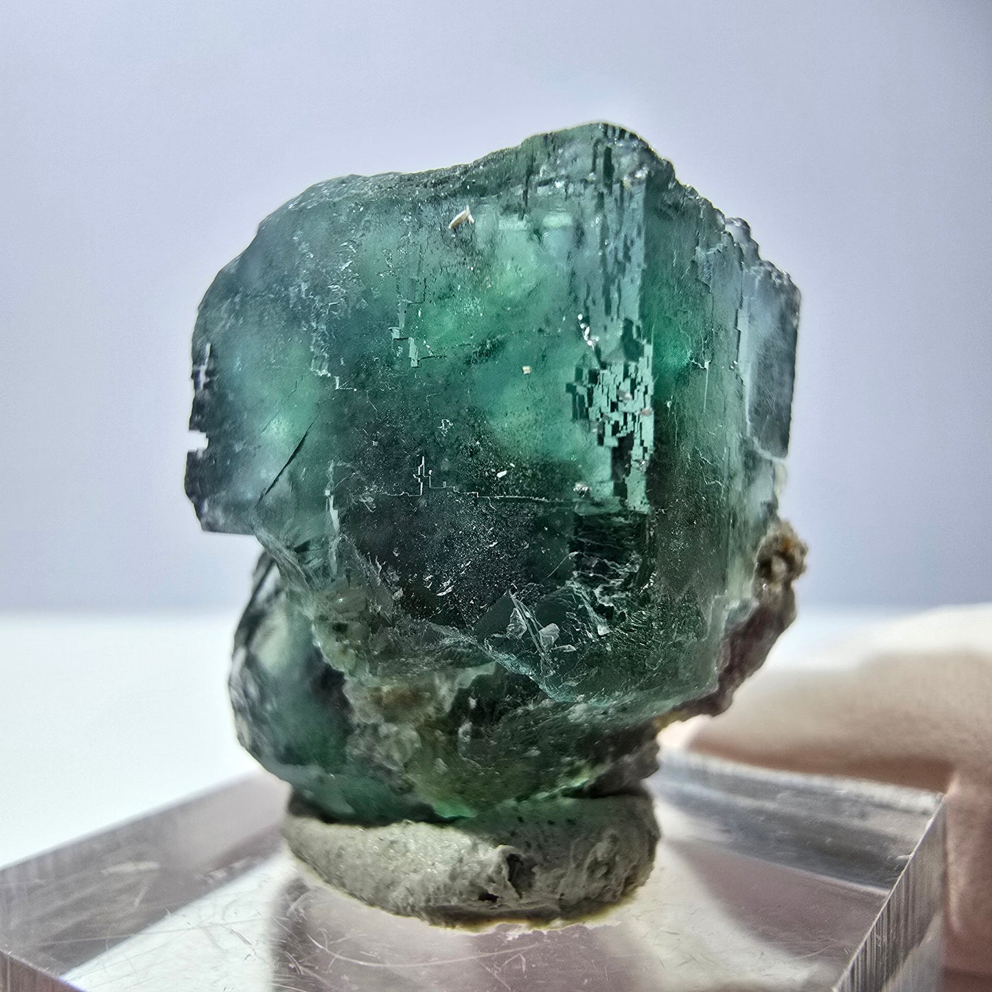 Cube de fluorite fantôme transparente parquetée, vert Okorusu, Namibie 25 x 19 x 15 mm