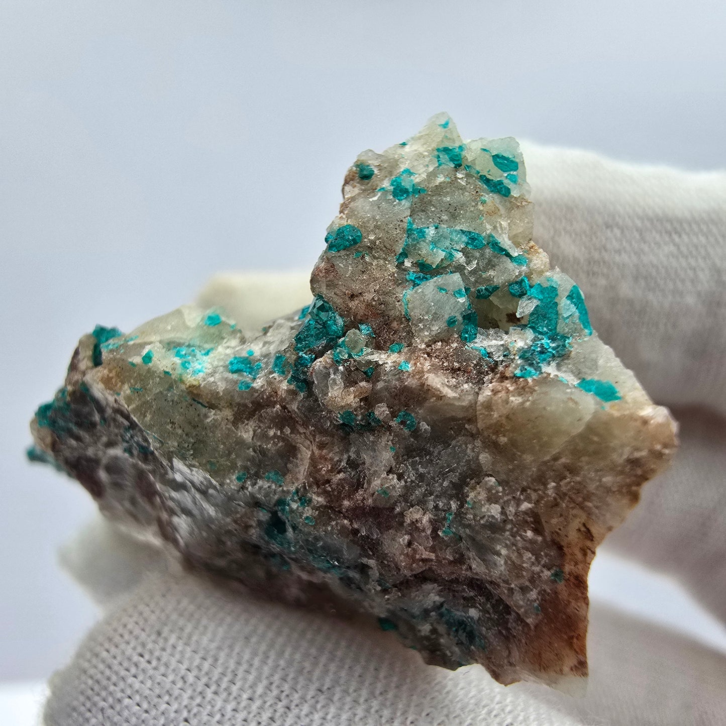 Seltene Dioptas auf Quarz Stufe Kaokoveld, Namibia 50*23*23mm Mineraliensammlung