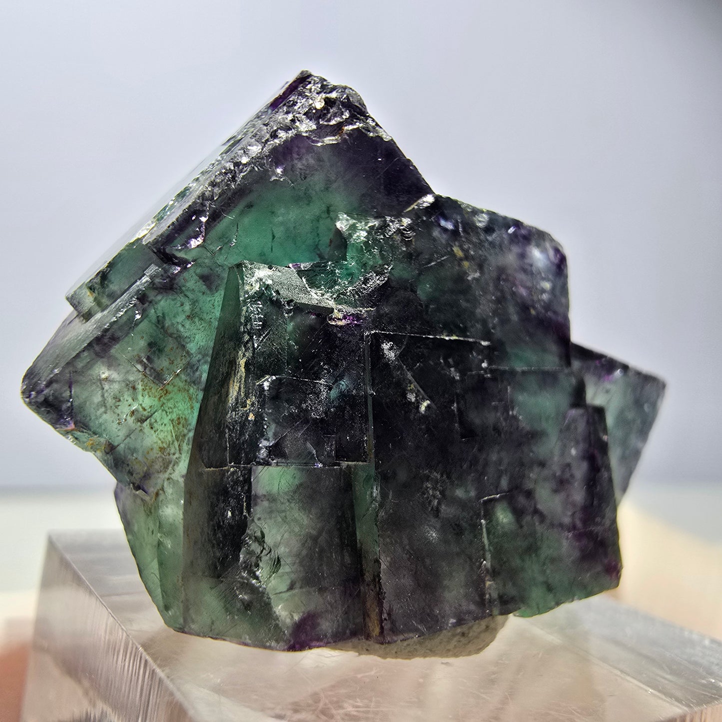 Spécimen rare de cube de fluorite fantôme, vert-violet, Okorusu, Namibie, 34 x 24 x 14 mm