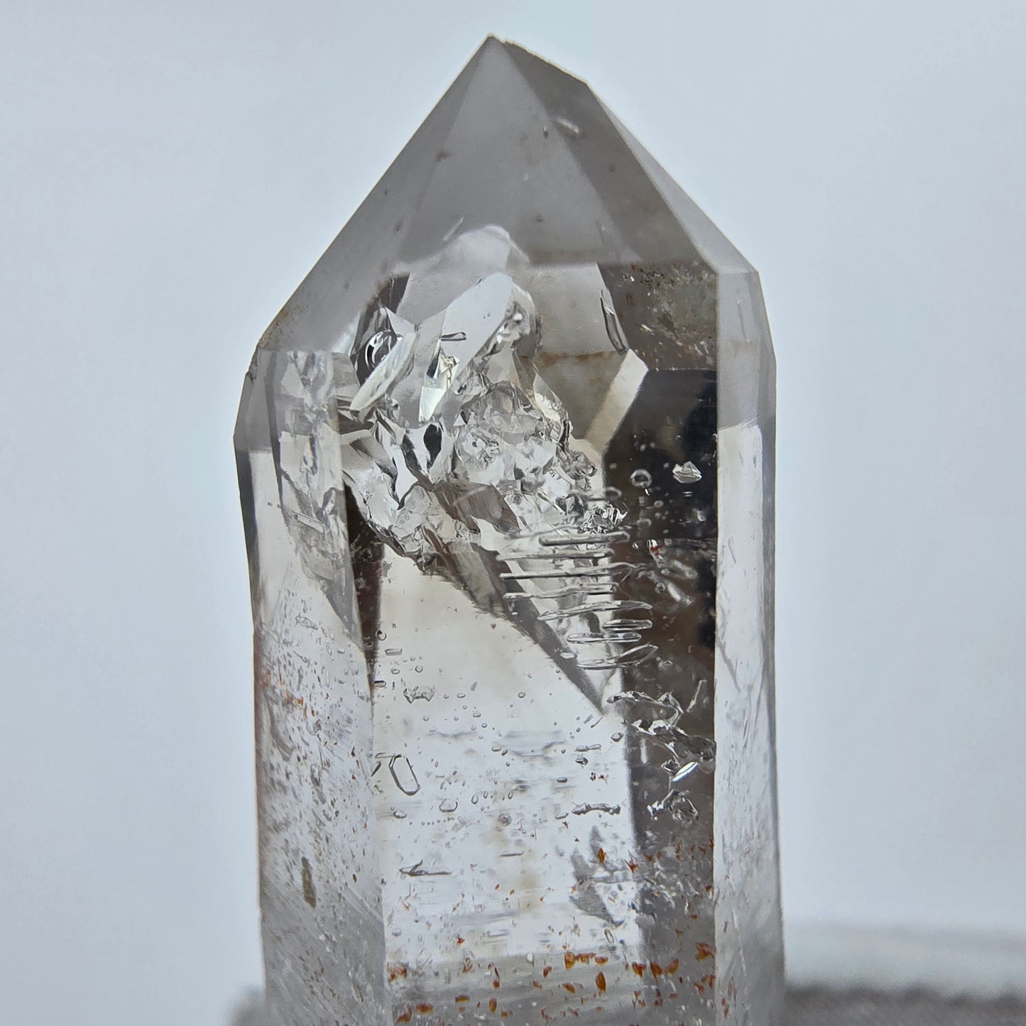 Pointe de sceptre en quartz fumé Enhydro transparent 1x Bubble Goboboseb, Namibie 46*19*16mm