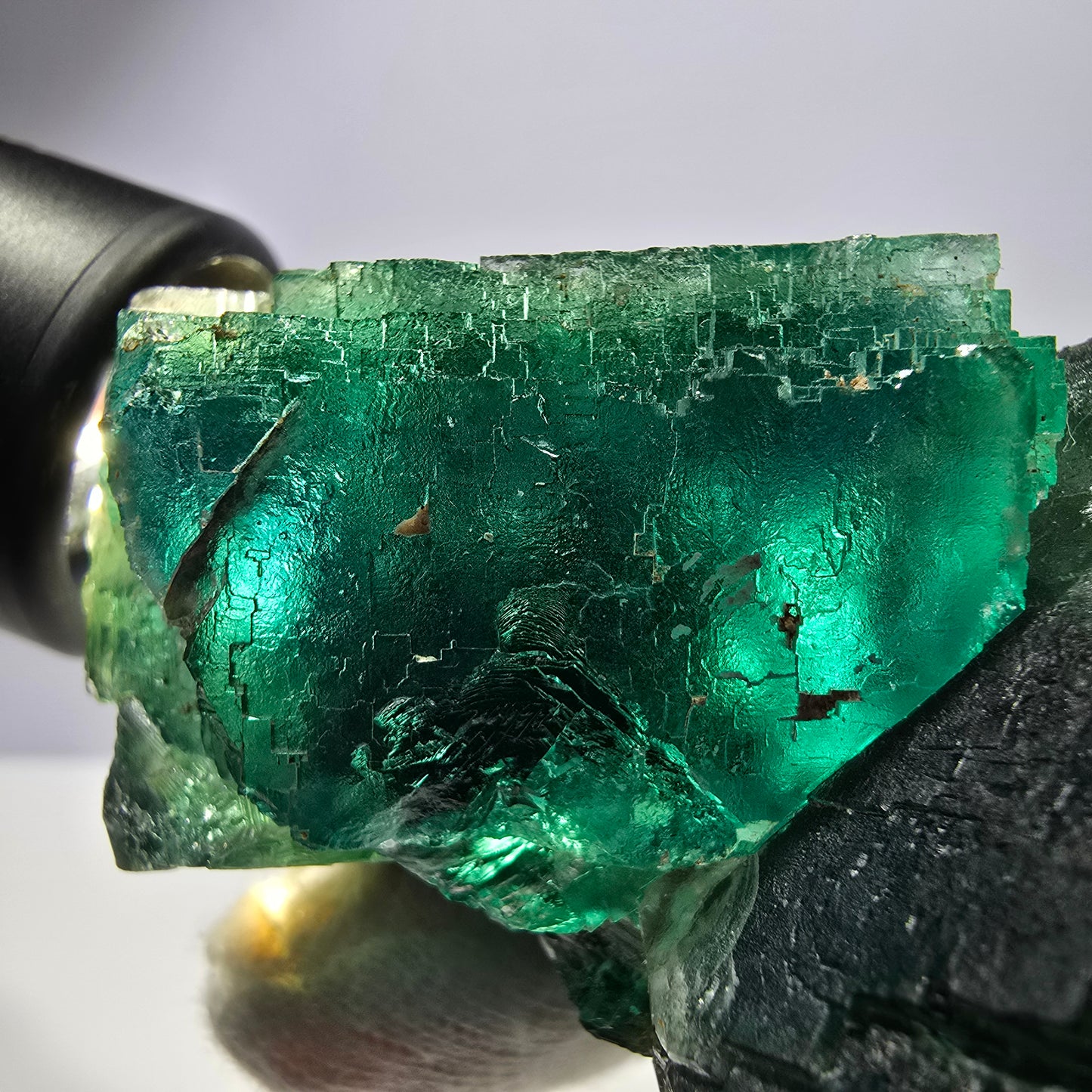 Grand spécimen de cube de fluorite fantôme, parqueté vert Okorusu, Namibie, 87 x 56 x 44 mm