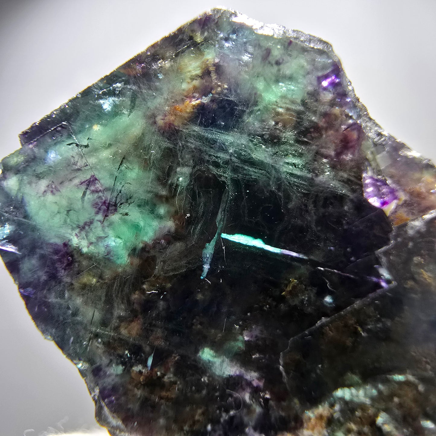 Spécimen rare de cube de fluorite fantôme zonal vert violet Okorusu, Namibie 29*25*16mm