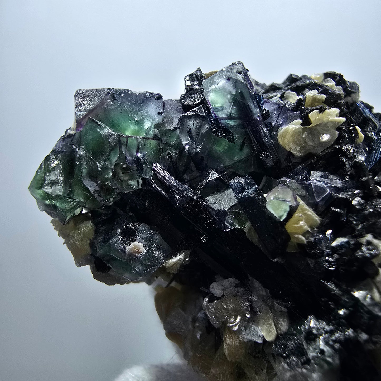 Colorful Phantom Fluorite Cubes Schorl Tourmaline Muscovite Erongo, Namibia 49*34*23mm
