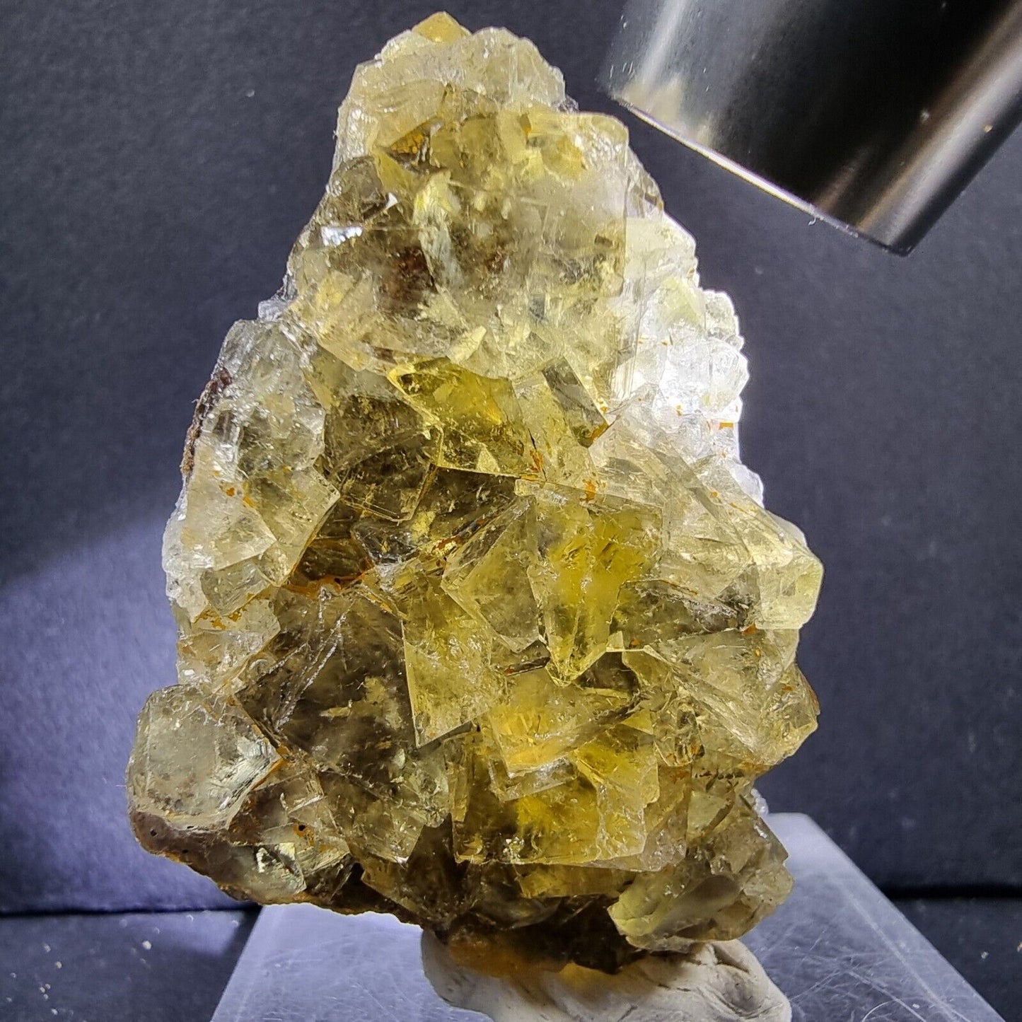 Seltene Honey Pocket Fluorit XX Würfel Stufe 59*30*28mm aus Okorusu Mine Namibia