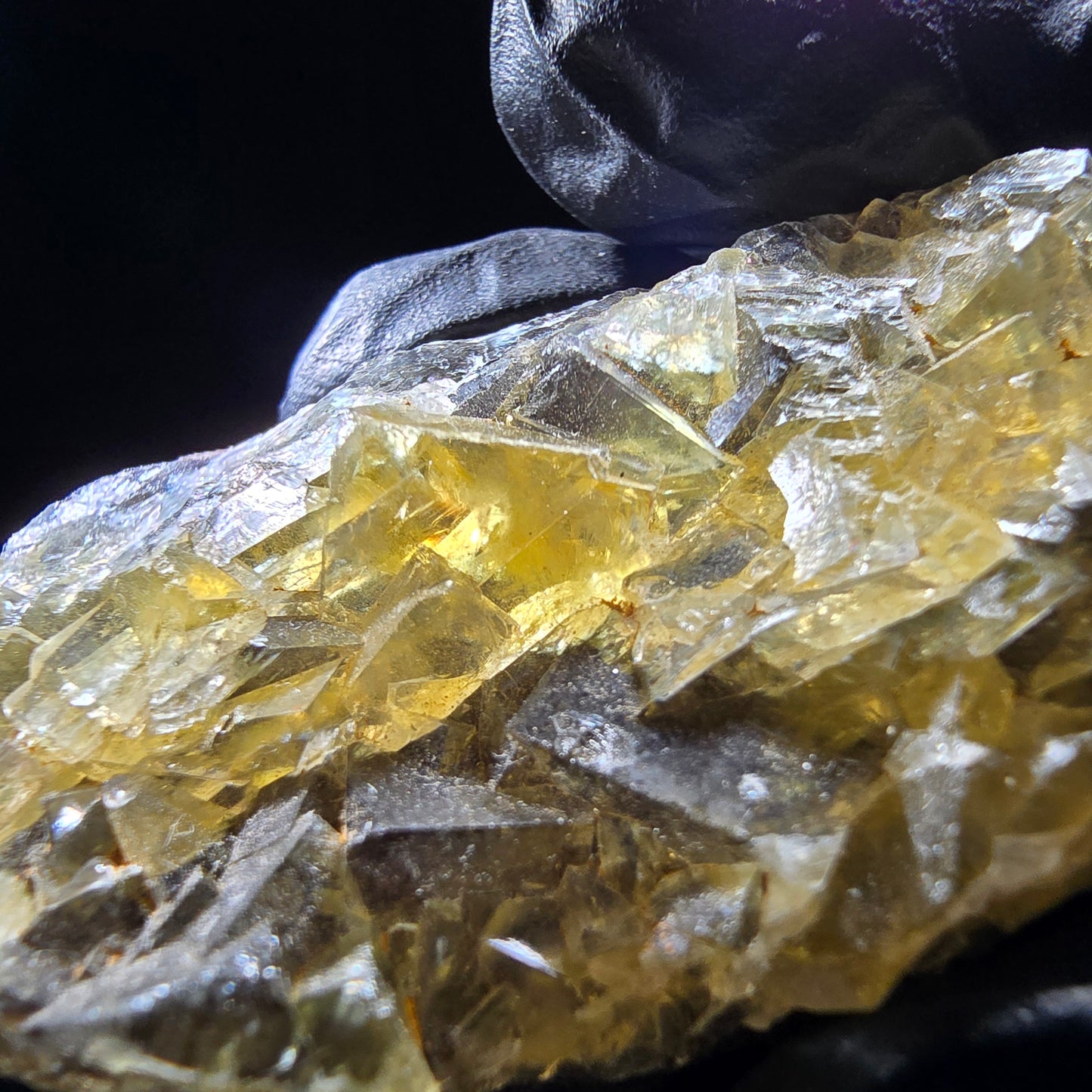 Honey Pocket Phantom Fluorite stage jaune violet Okorusu Namibie 49*27*11mm collection