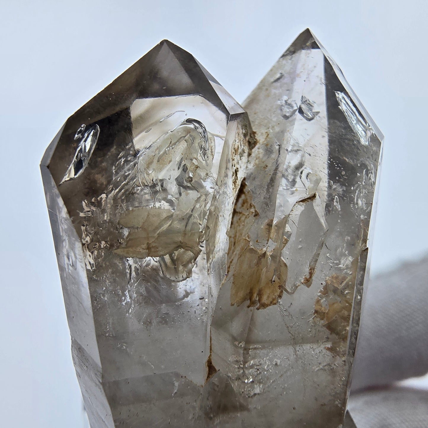 Enhydro Phantom Rauchquarz Doppelender 1x Blase Goboboseb, Namibia 47*29*20mm