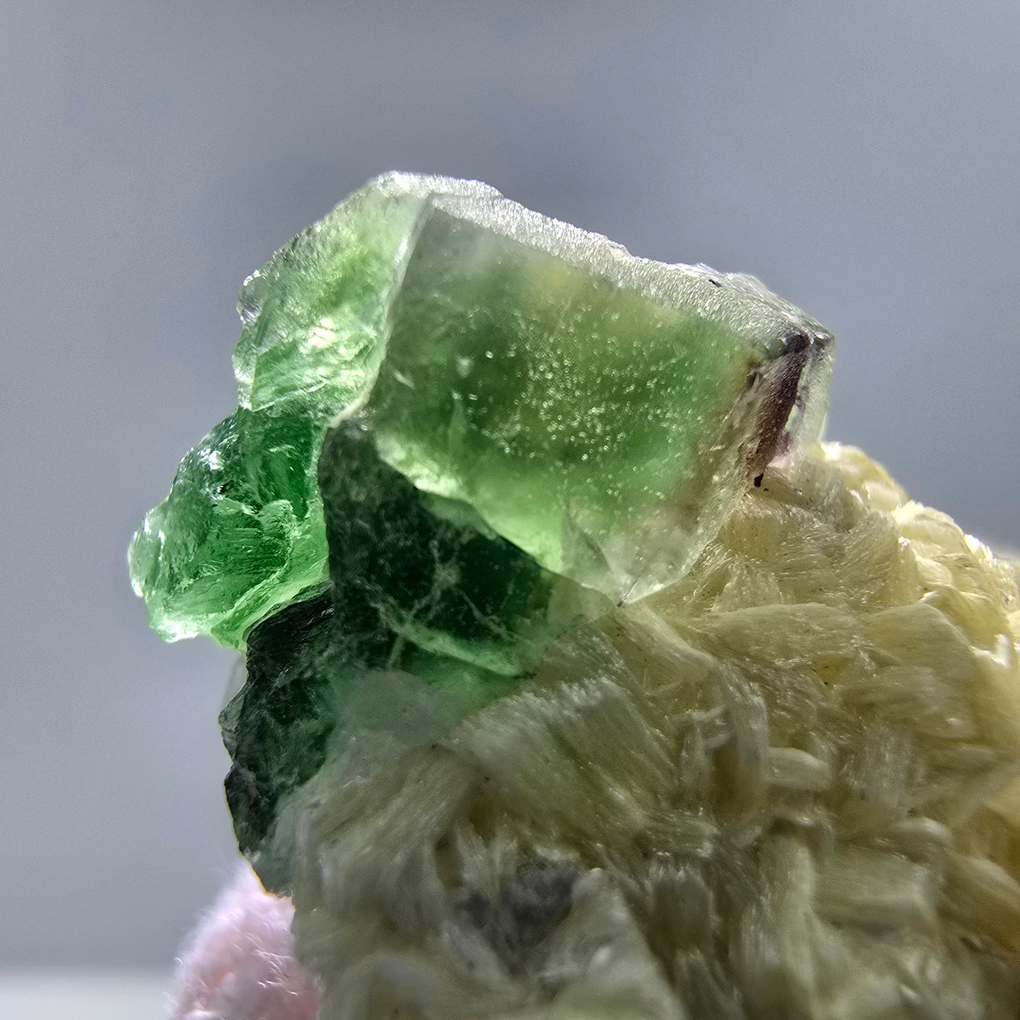 Phantom Fluorit Würfel, Muskovit Stufe Erongo, Namibia 28*21*18mm Sammlung
