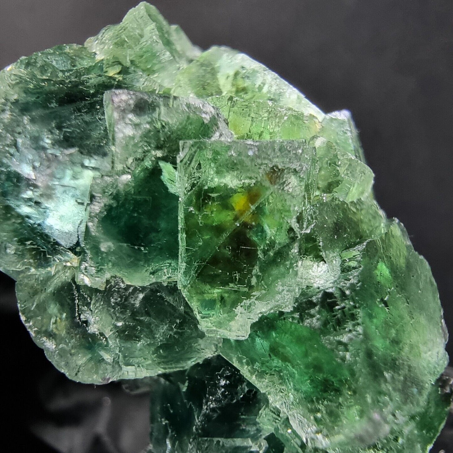 Klare Fluorit XX Würfel Stufe mit Einschluss 35*23*23mm 28g Okorusu, Namibia