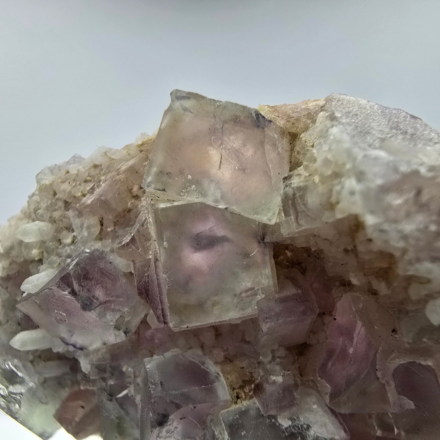 Seltene UV Phantom Fluorit Würfel, Quarz Stufe Brandberg, Namibia 47*31*18mm