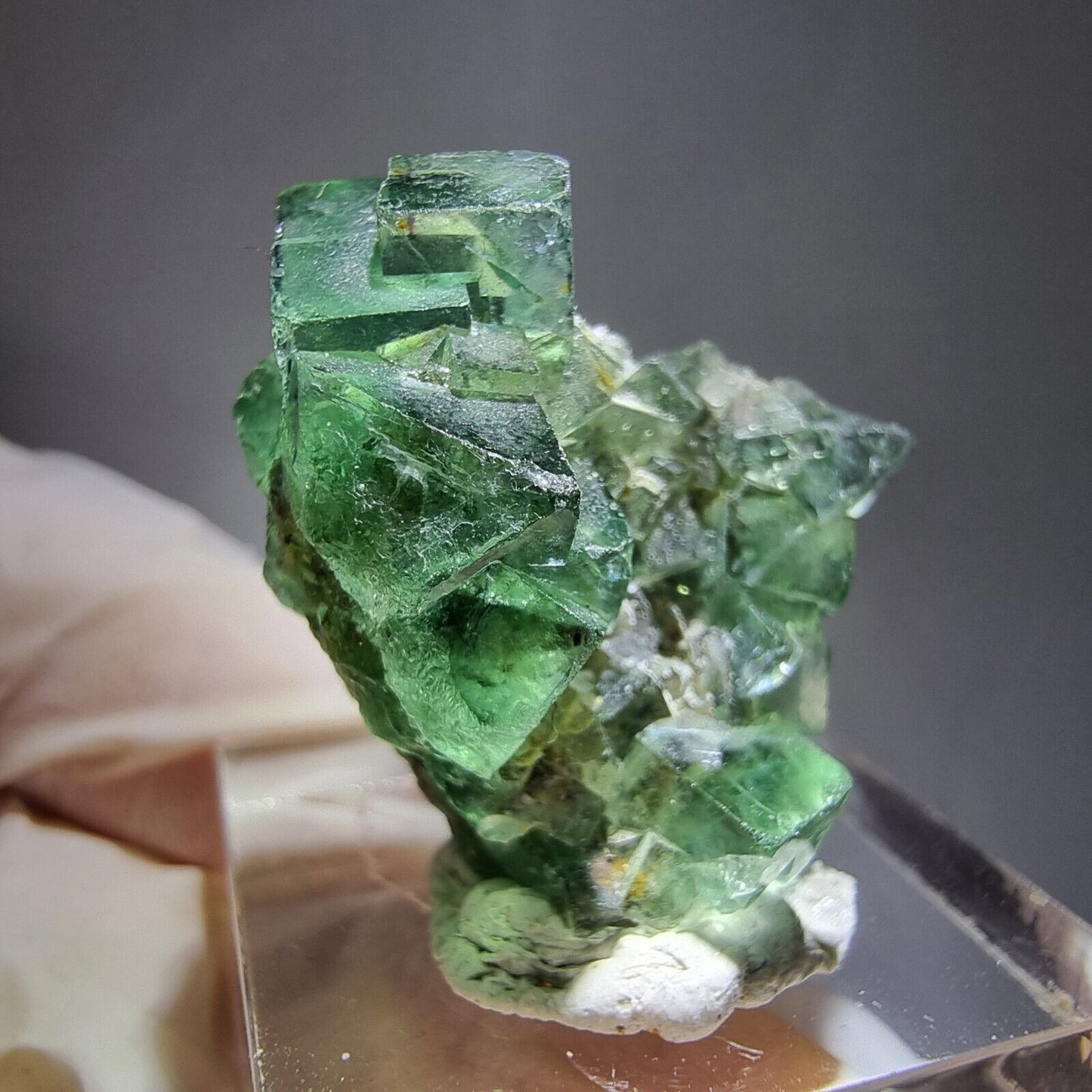 TOP grüne Fluorit Würfel Stufe 27*22*16mm Okorusu, Namibia Mineraliensammlung