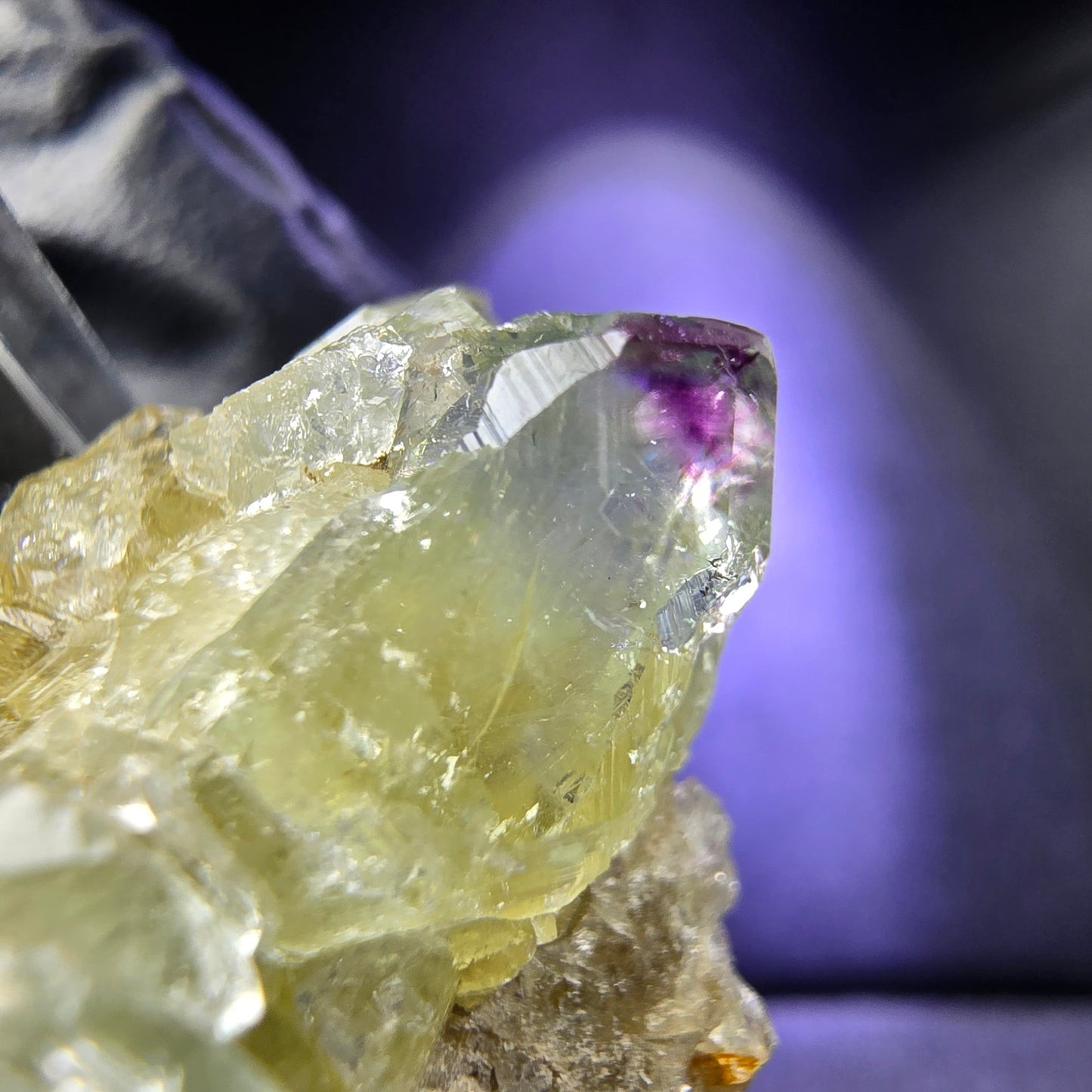 Klare Zonare Fluorit XX Würfel Stufe hellgrün lila 45*22*21mm Okorusu, Namibia