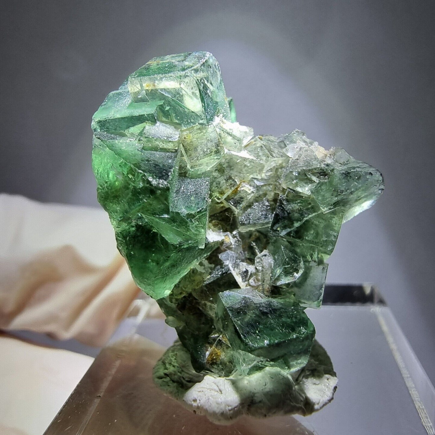 TOP grüne Fluorit Würfel Stufe 27*22*16mm Okorusu, Namibia Mineraliensammlung