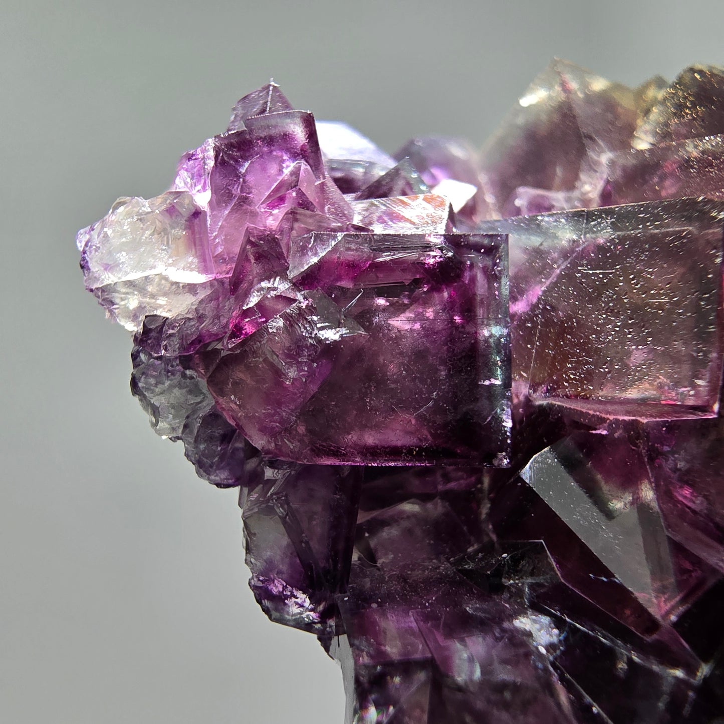 Seltene Phantom Fluorit Würfel Stufe lila grün weiß Okorusu, Namibia 88*53*34mm