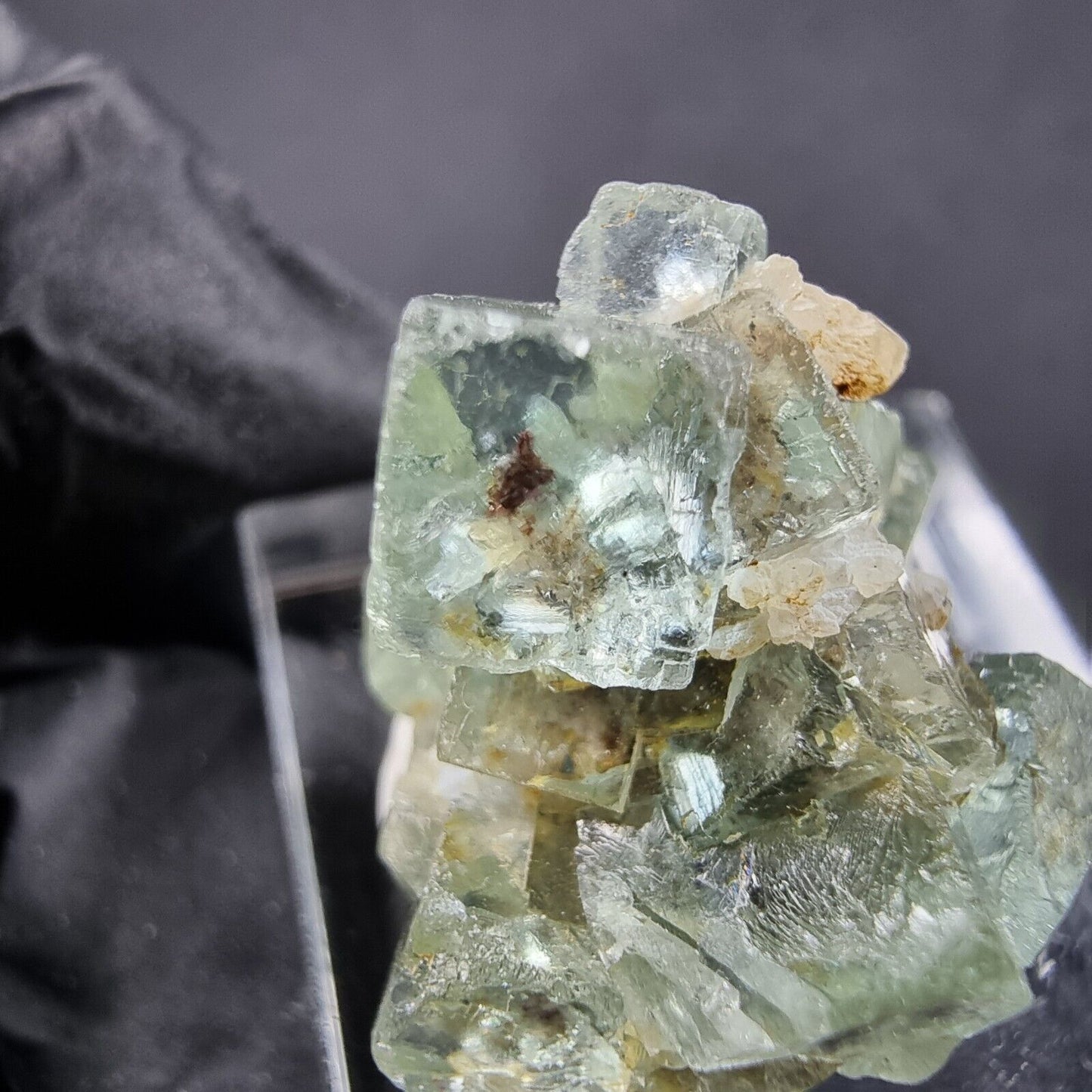 Klare grüne Fluorit XX Würfel Stufe mit Einschluss 21*21*19mm Okorusu, Namibia