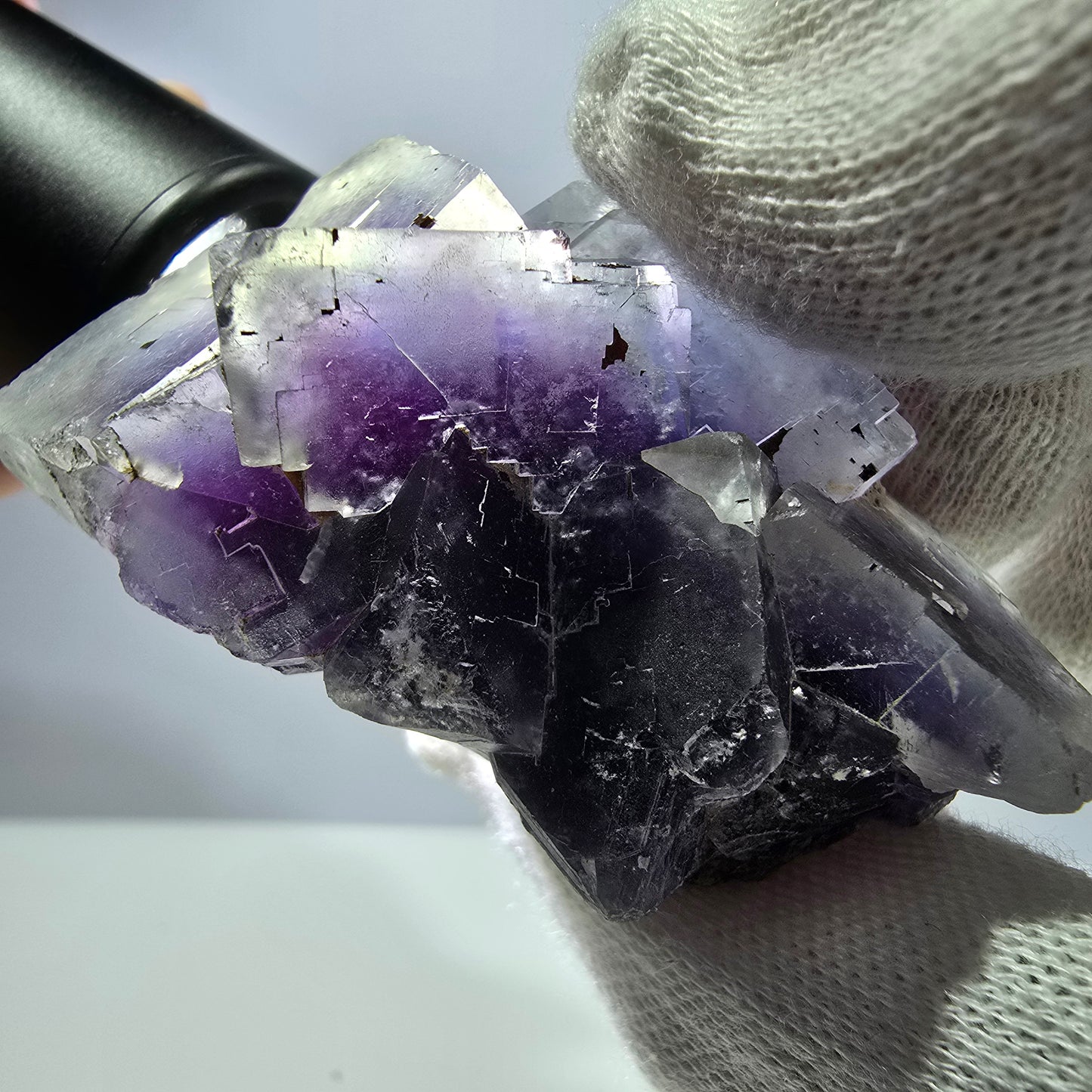 Rare spécimen de cube de fluorite fantôme, bleu-violet Okorusu Namibie 66 x 43 x 32 mm