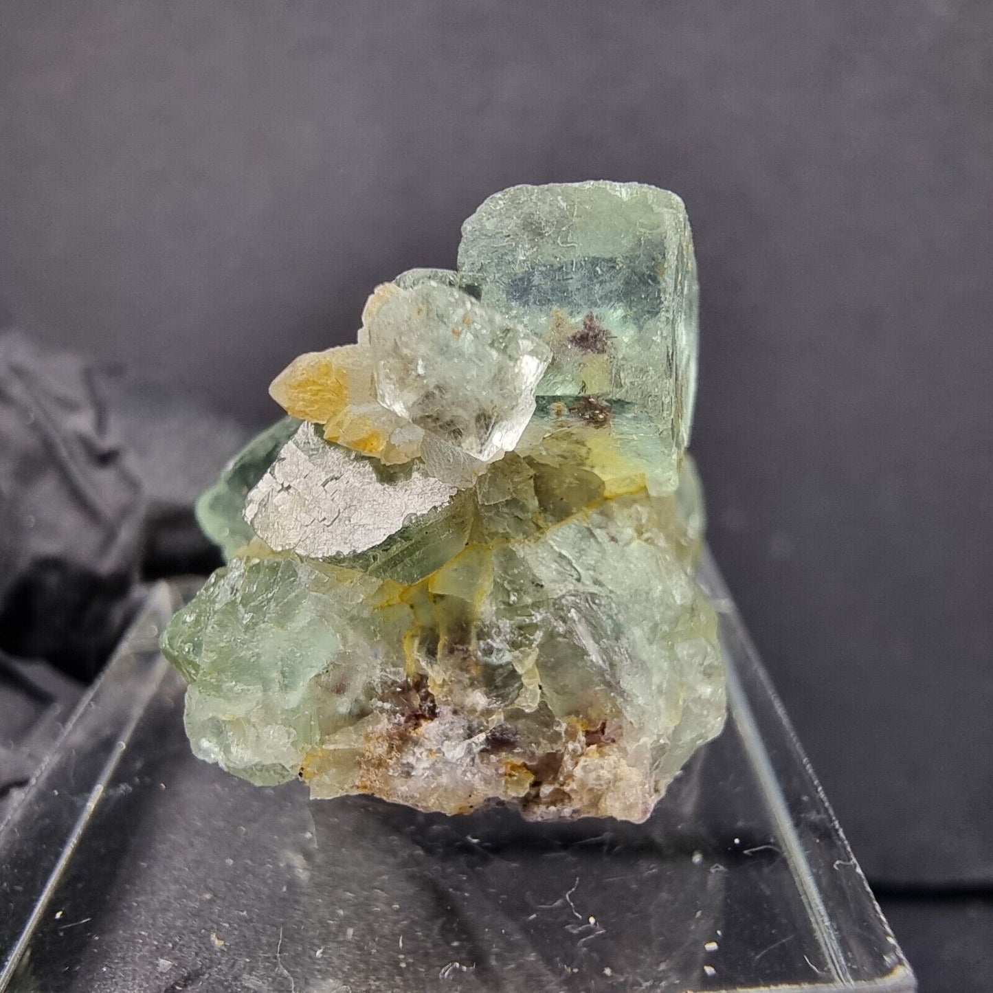 Klare grüne Fluorit XX Würfel Stufe mit Einschluss 21*21*19mm Okorusu, Namibia