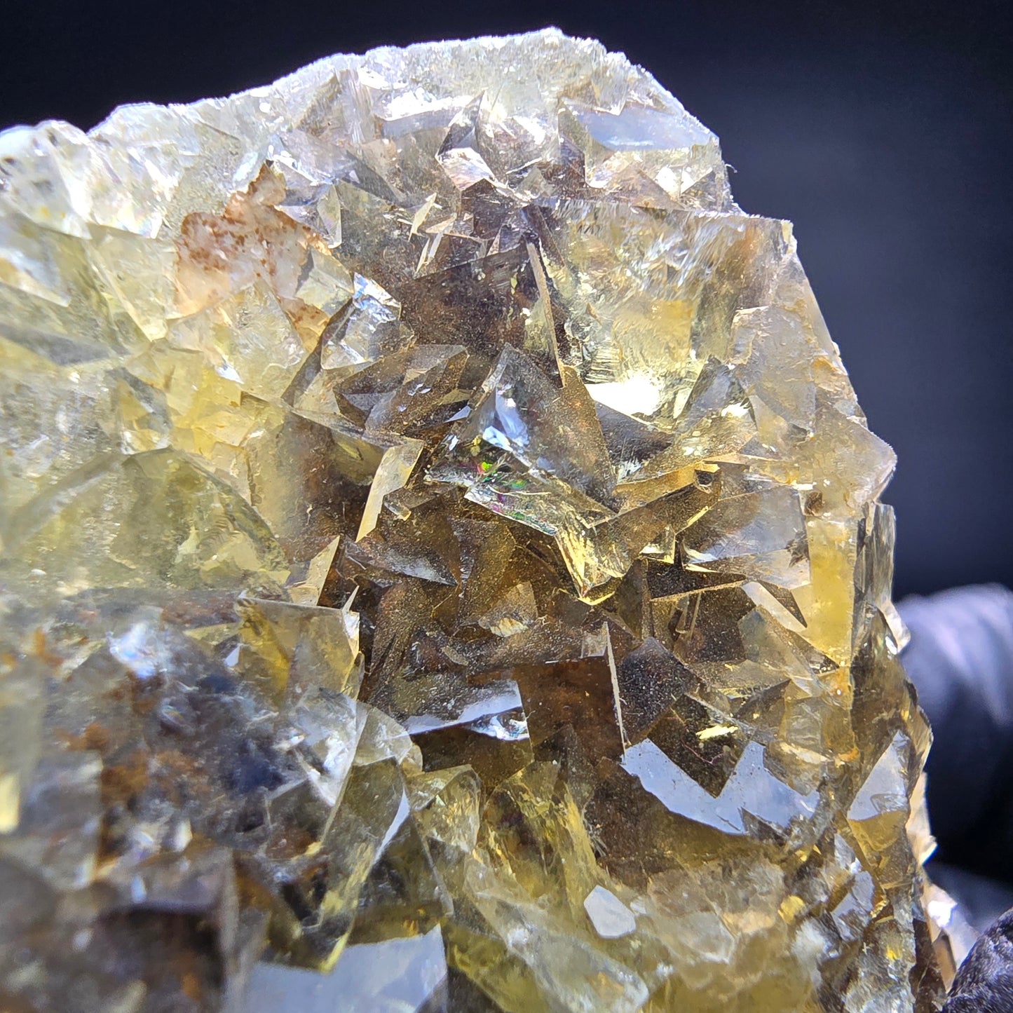 Klare Honey Pocket Phantom Fluorit Würfel Stufe gelb Okorusu, Namibia 73*52*16mm