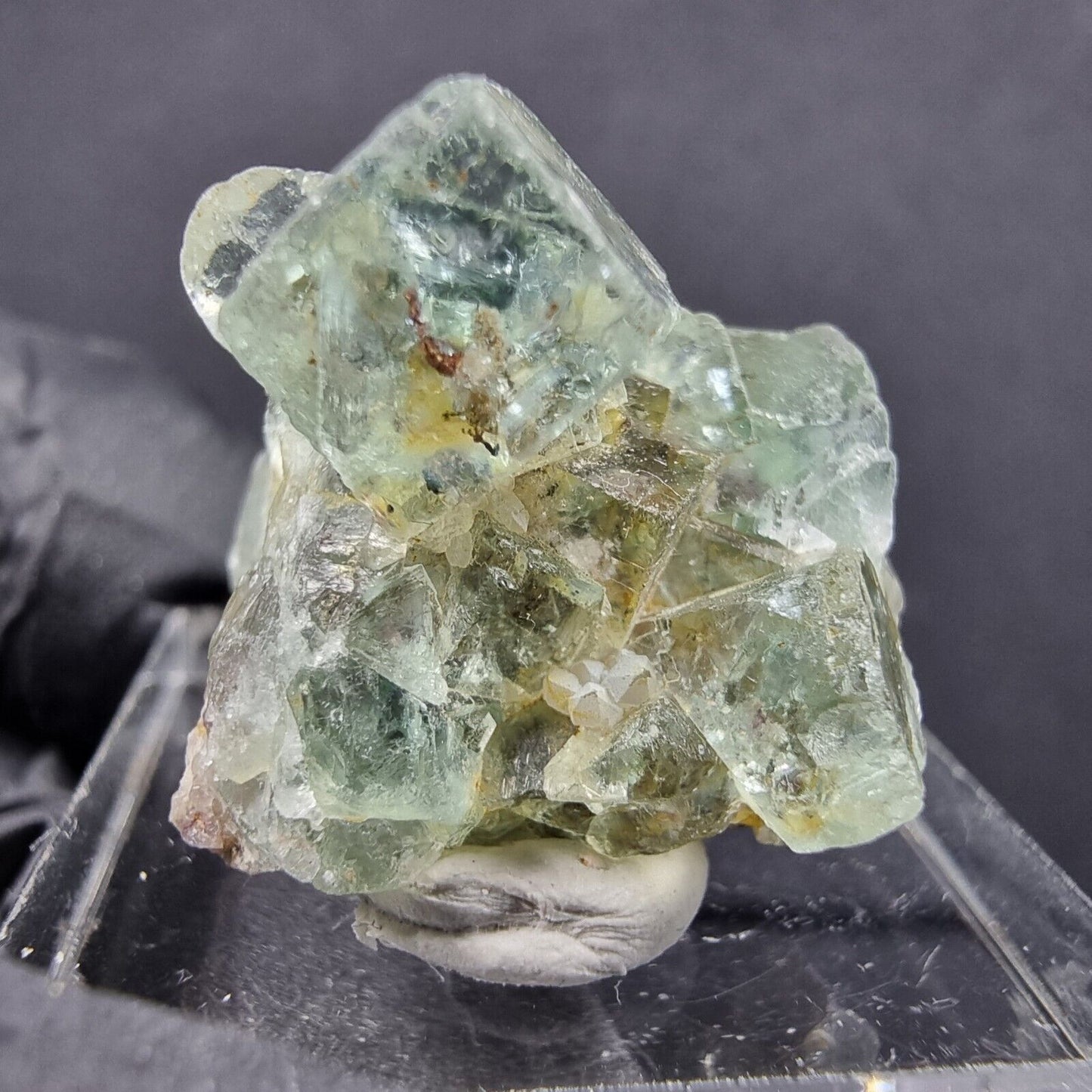 Klare grüne Fluorit XX Würfel Stufe mit Einschluss 21*21*19mm Okorusu, Namibia