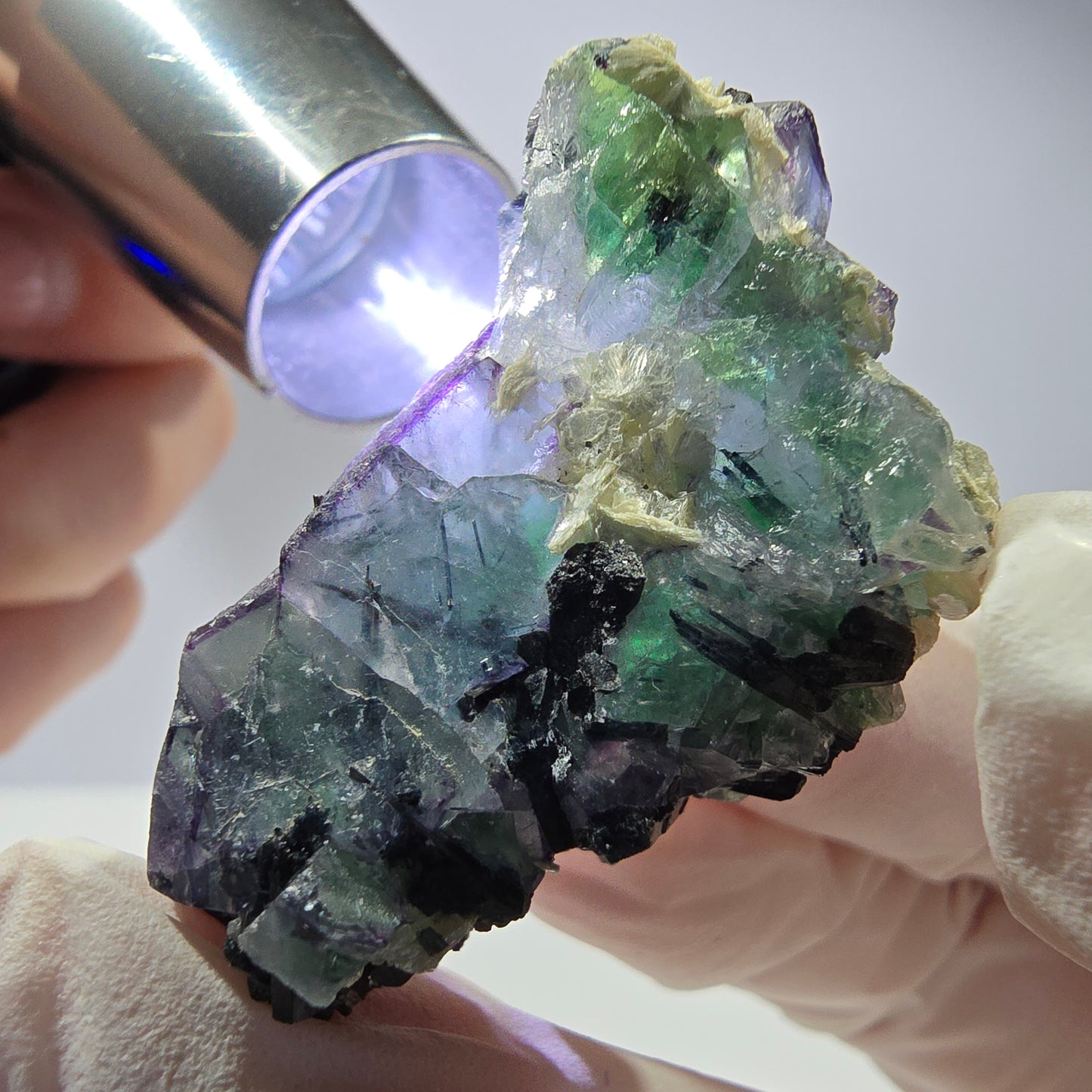 Cube de fluorite fantôme, zonal, muscovite, spécimen de tourmaline Schorl, Erongo, Namibie, 40 x 27 x 17 mm