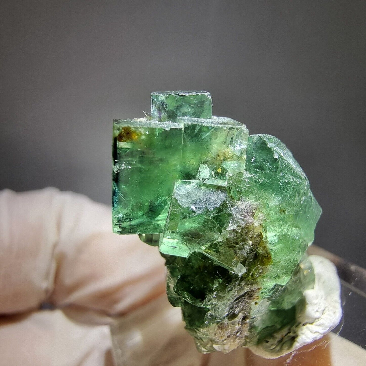 TOP grüne Fluorit Würfel Stufe 27*22*16mm Okorusu, Namibia Mineraliensammlung