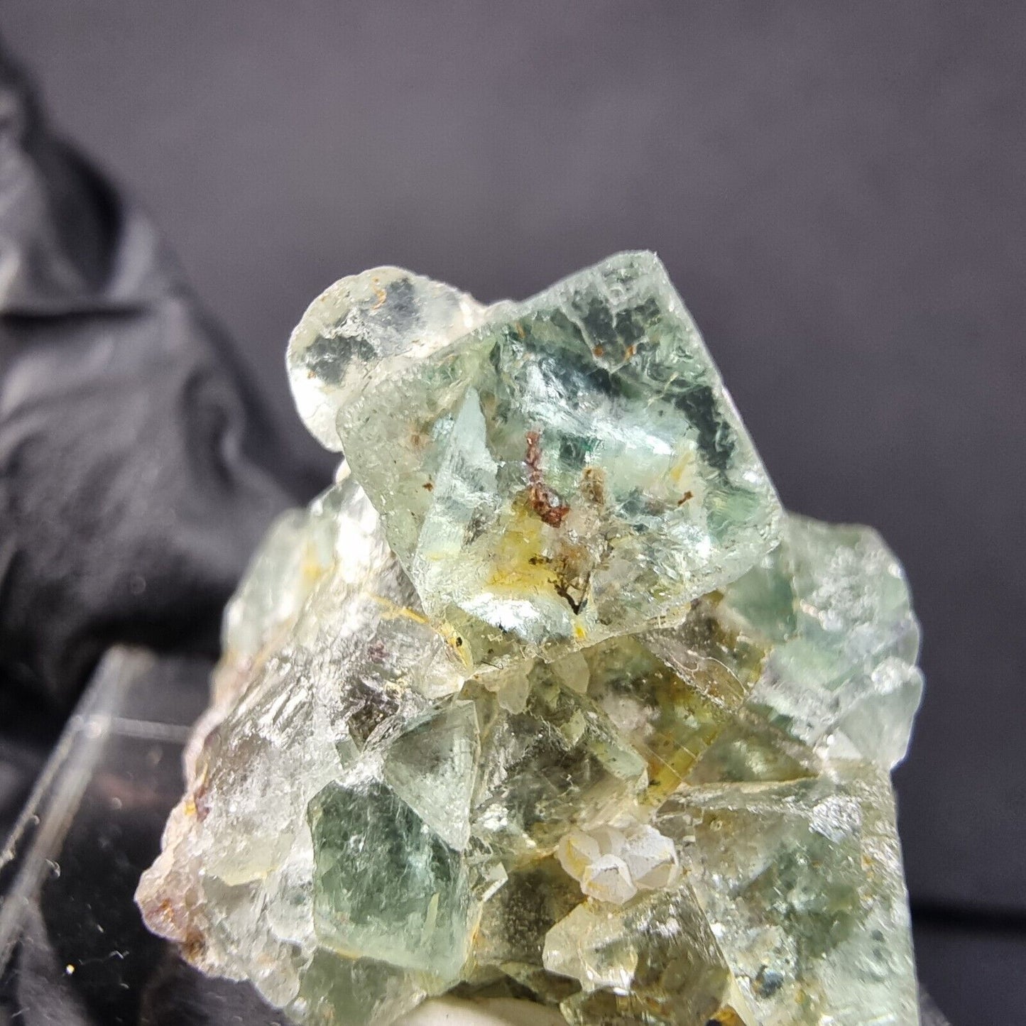 Klare grüne Fluorit XX Würfel Stufe mit Einschluss 21*21*19mm Okorusu, Namibia