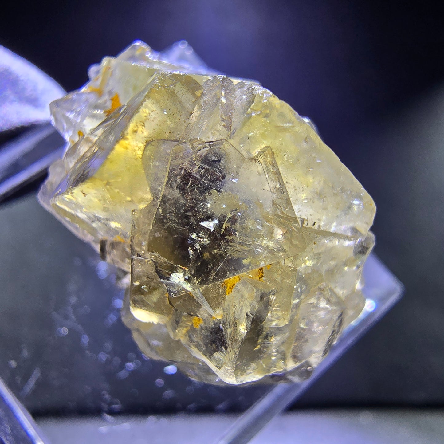 Seltene Honey Pocket Phantom Fluorit XX Würfel Stufe 25*17*15mm Okorusu, Namibia