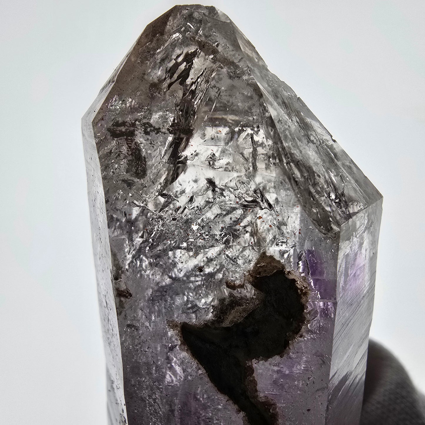Sceptre DT en améthyste squelette Enhydro, poche de calcite Valentine Goboboseb Namibie 100 x 36 x 30 mm
