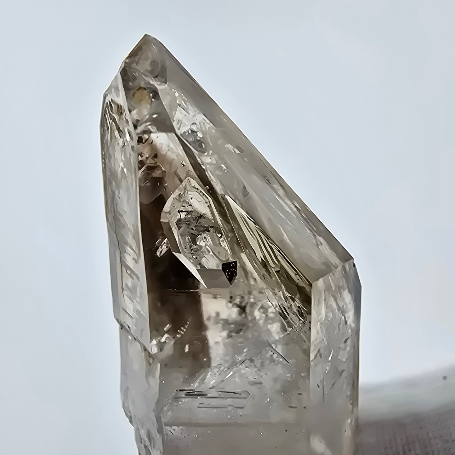 Enhydro Phantom Smoky Quartz Sceptre Tip 2x Bubble Goboboseb, Namibie 50*26*20mm
