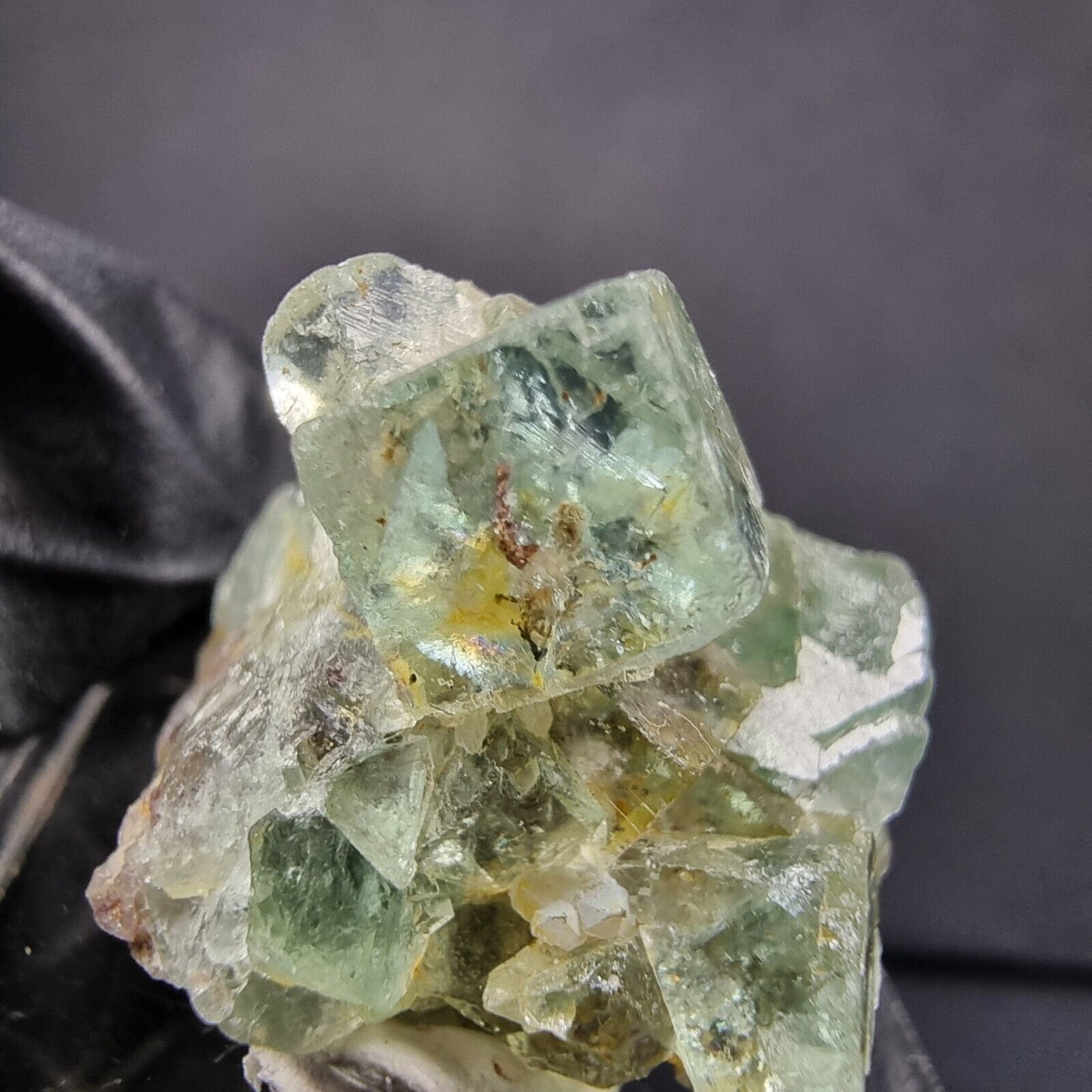Klare grüne Fluorit XX Würfel Stufe mit Einschluss 21*21*19mm Okorusu, Namibia