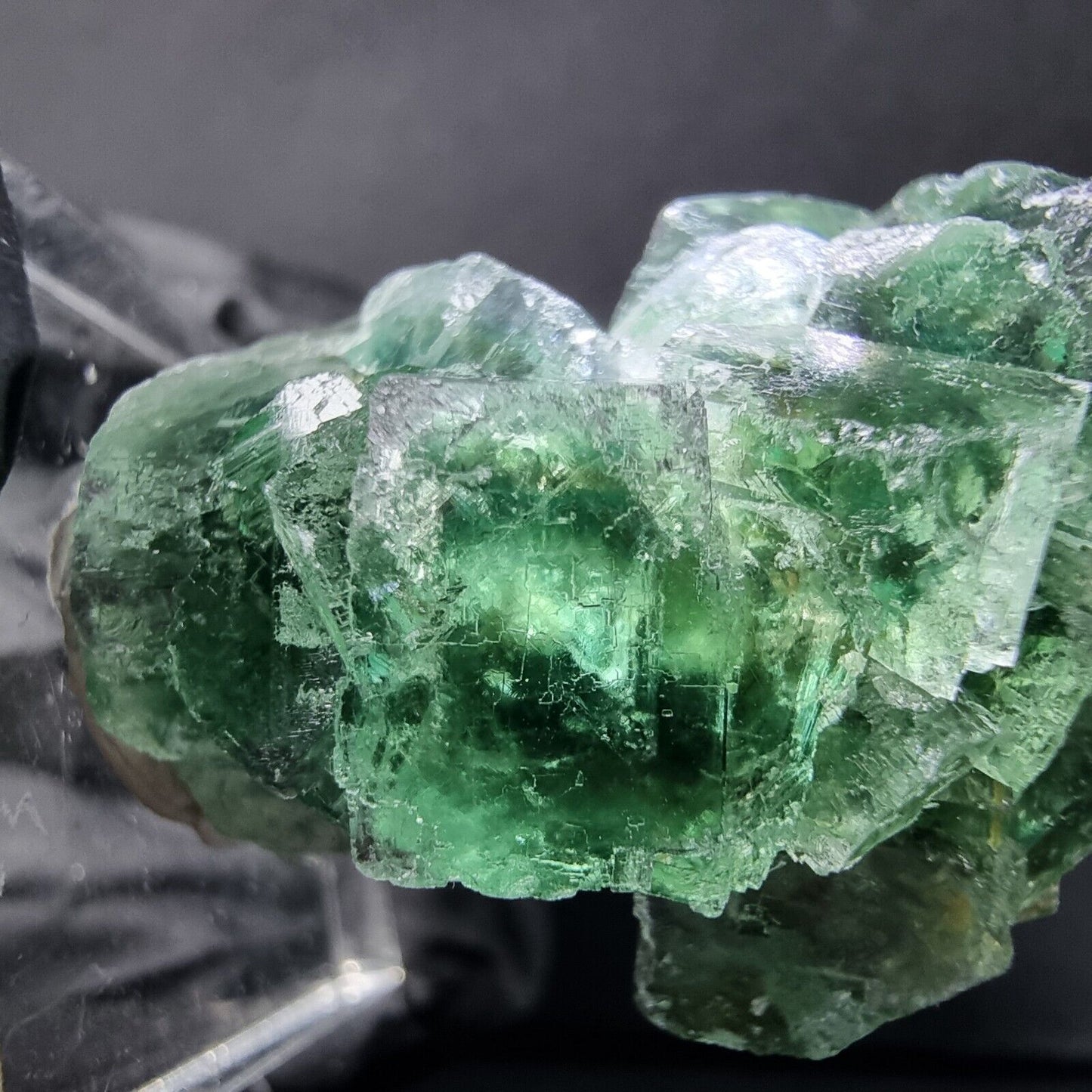 Klare Fluorit XX Würfel Stufe mit Einschluss 35*23*23mm 28g Okorusu, Namibia