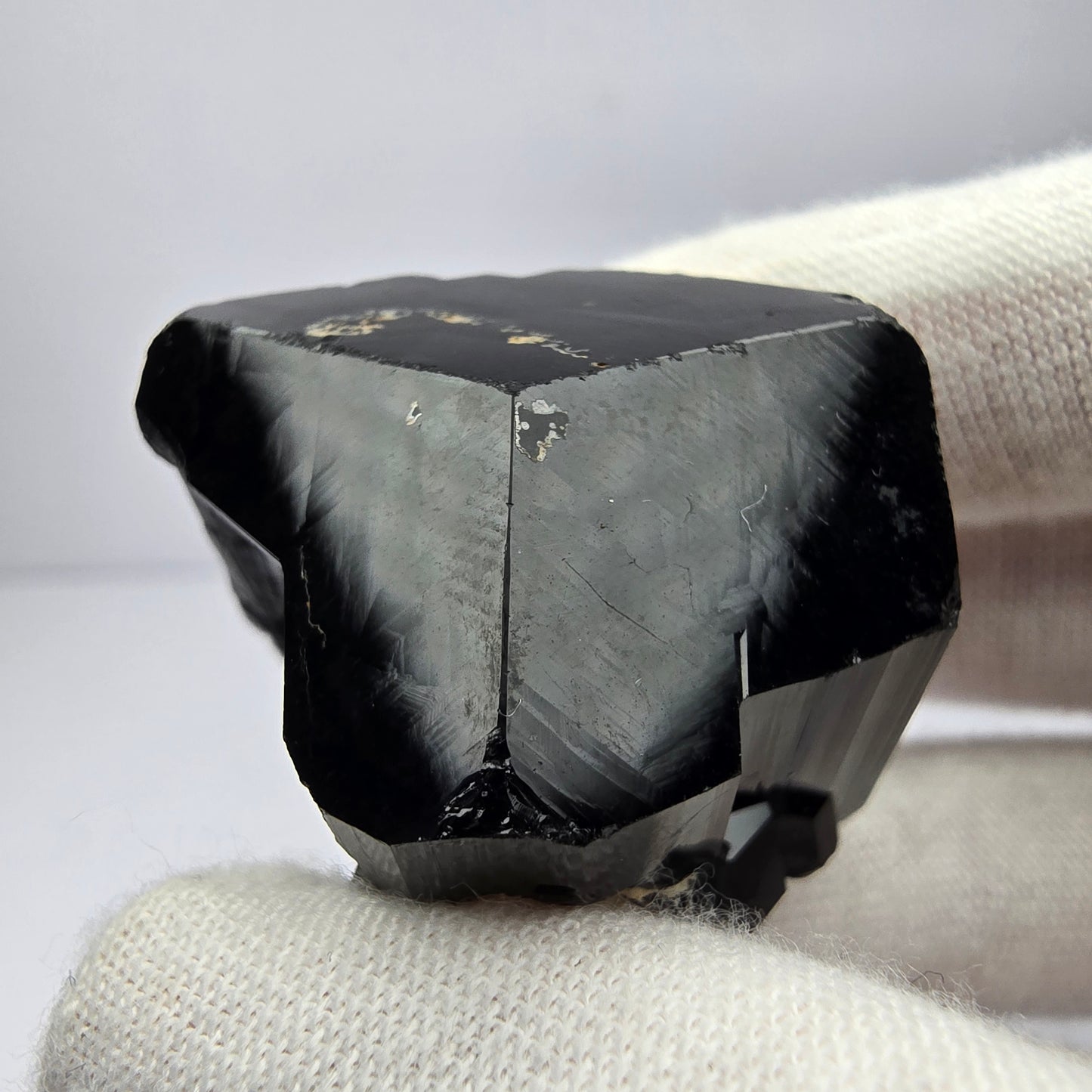 Symmetrischer Schörl Turmalin schwarz glänzend Erongo, Namibia 44*32*25mm