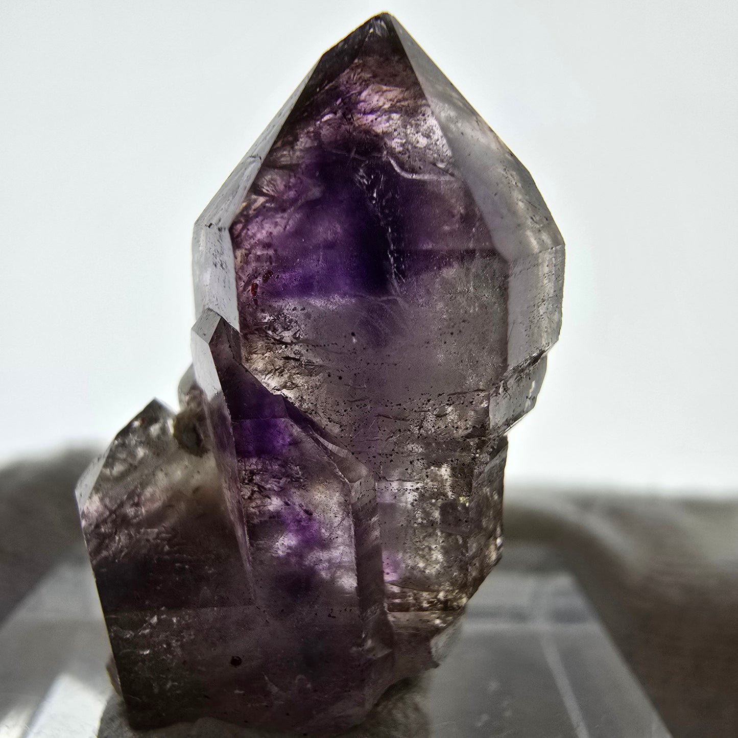 Rare spécimen de sceptre d'améthyste fantôme, Brandberg, Namibie, 25 x 15 x 10 mm