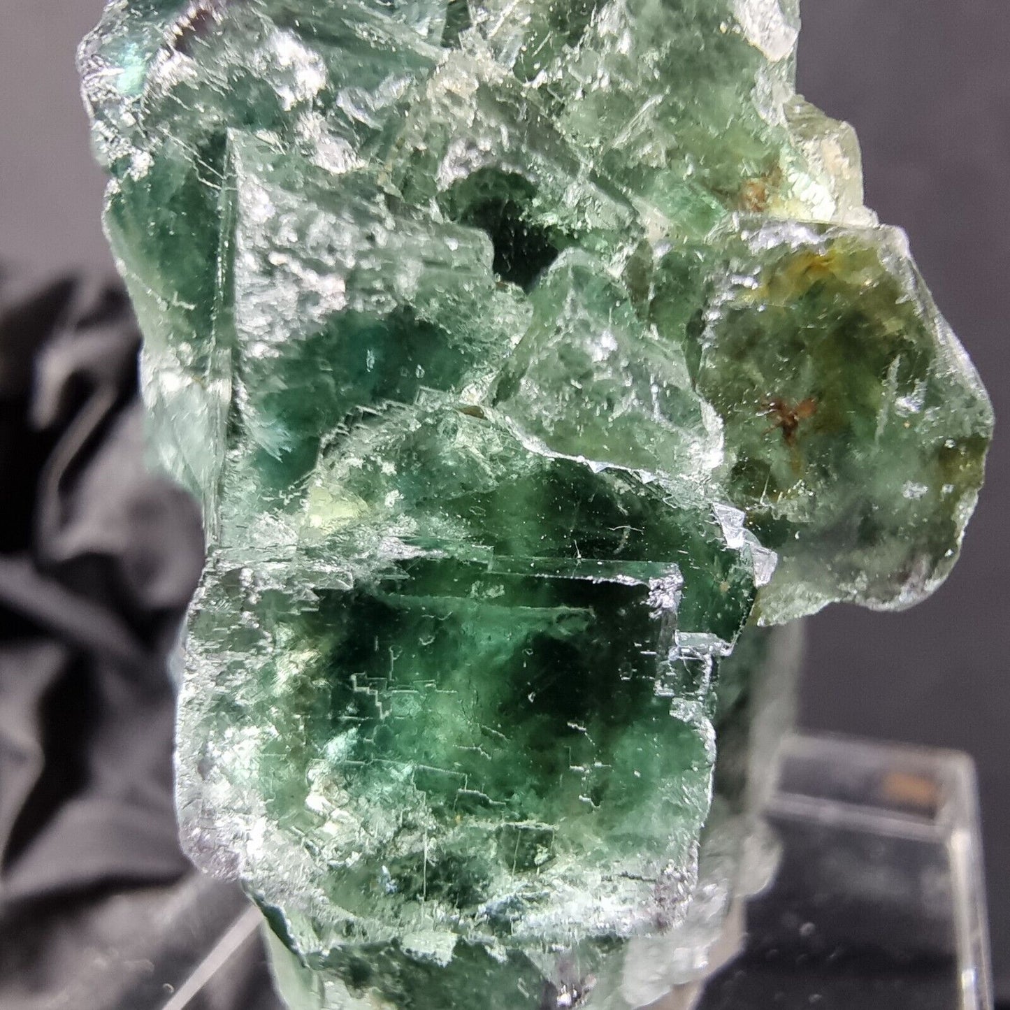 Klare Fluorit XX Würfel Stufe mit Einschluss 35*23*23mm 28g Okorusu, Namibia